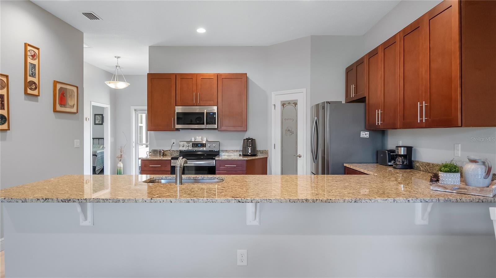 Image 6 of 39 For 2003 Winnipeg Way