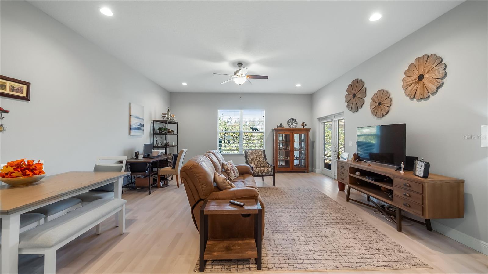 Image 9 of 39 For 2003 Winnipeg Way