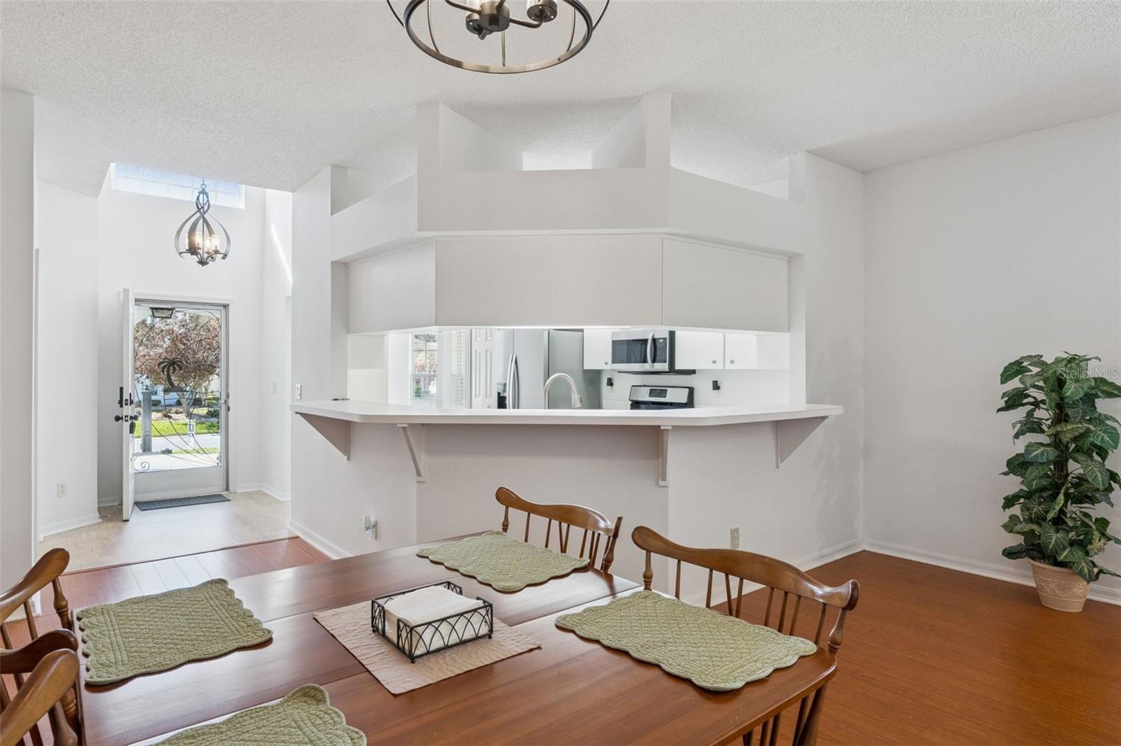 Image 16 of 93 For 26842 Forest Hills Street