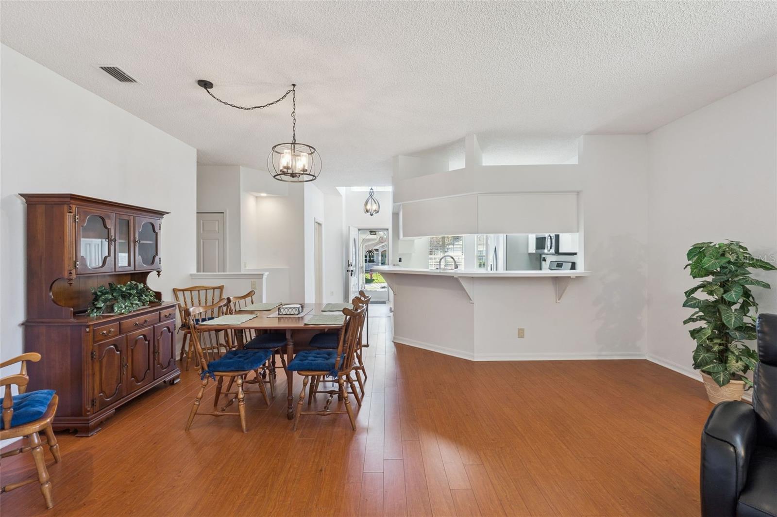 Image 17 of 93 For 26842 Forest Hills Street