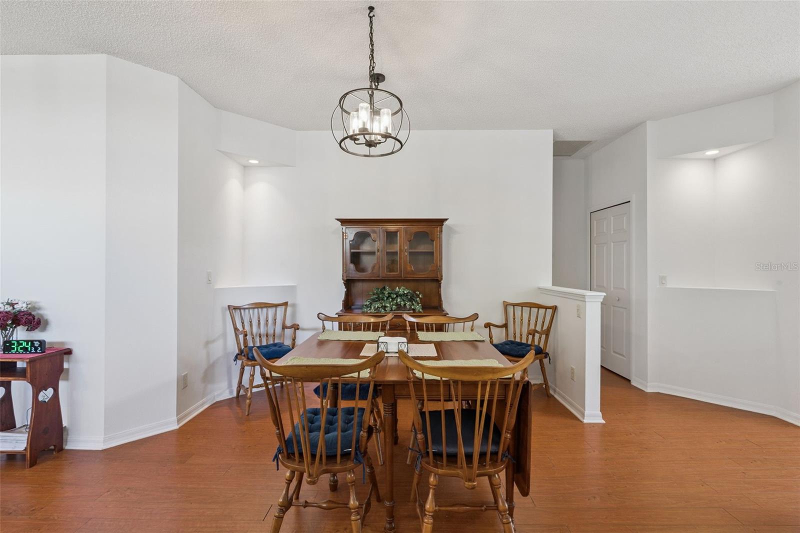 Image 20 of 93 For 26842 Forest Hills Street