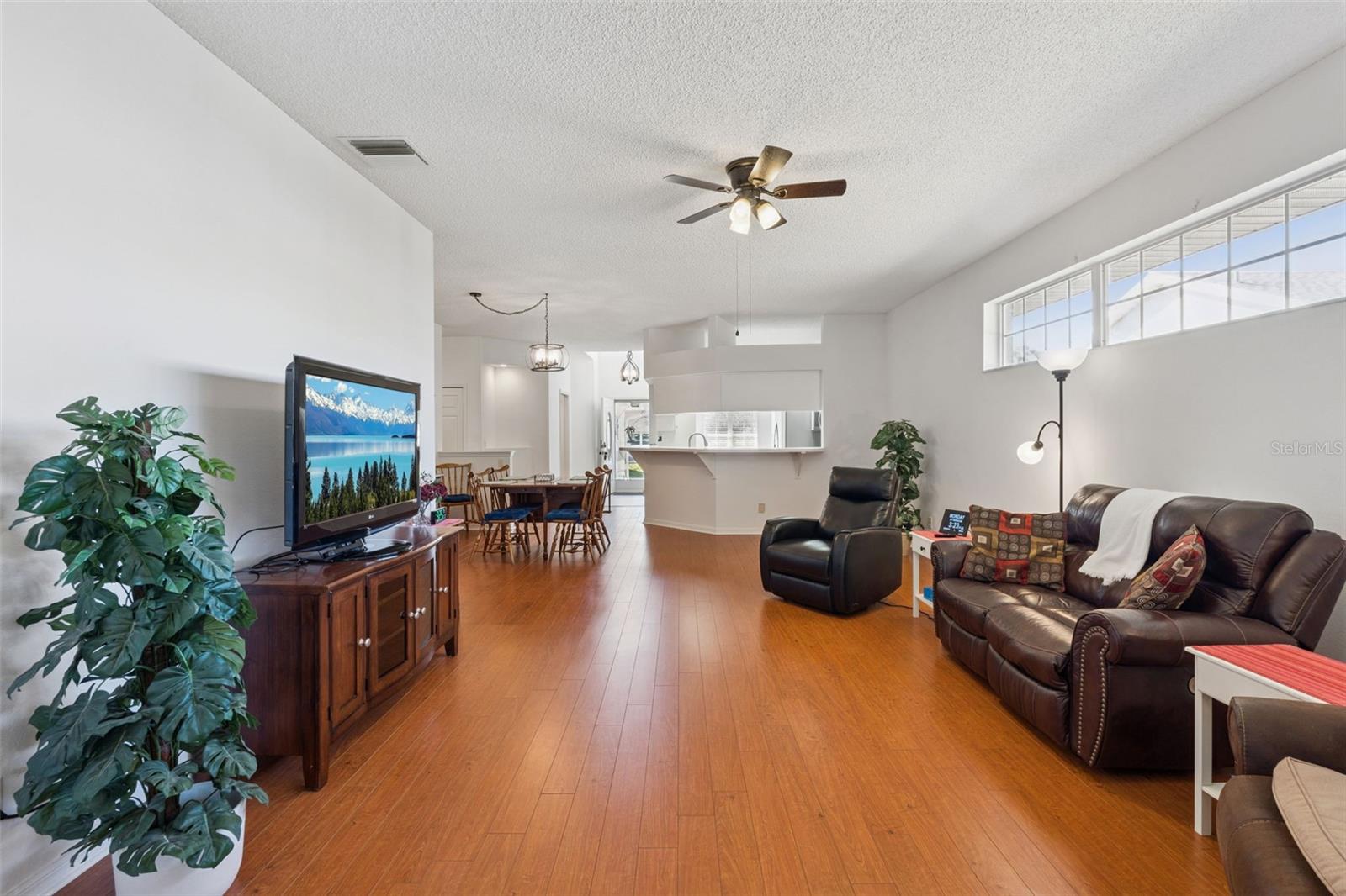 Image 22 of 93 For 26842 Forest Hills Street