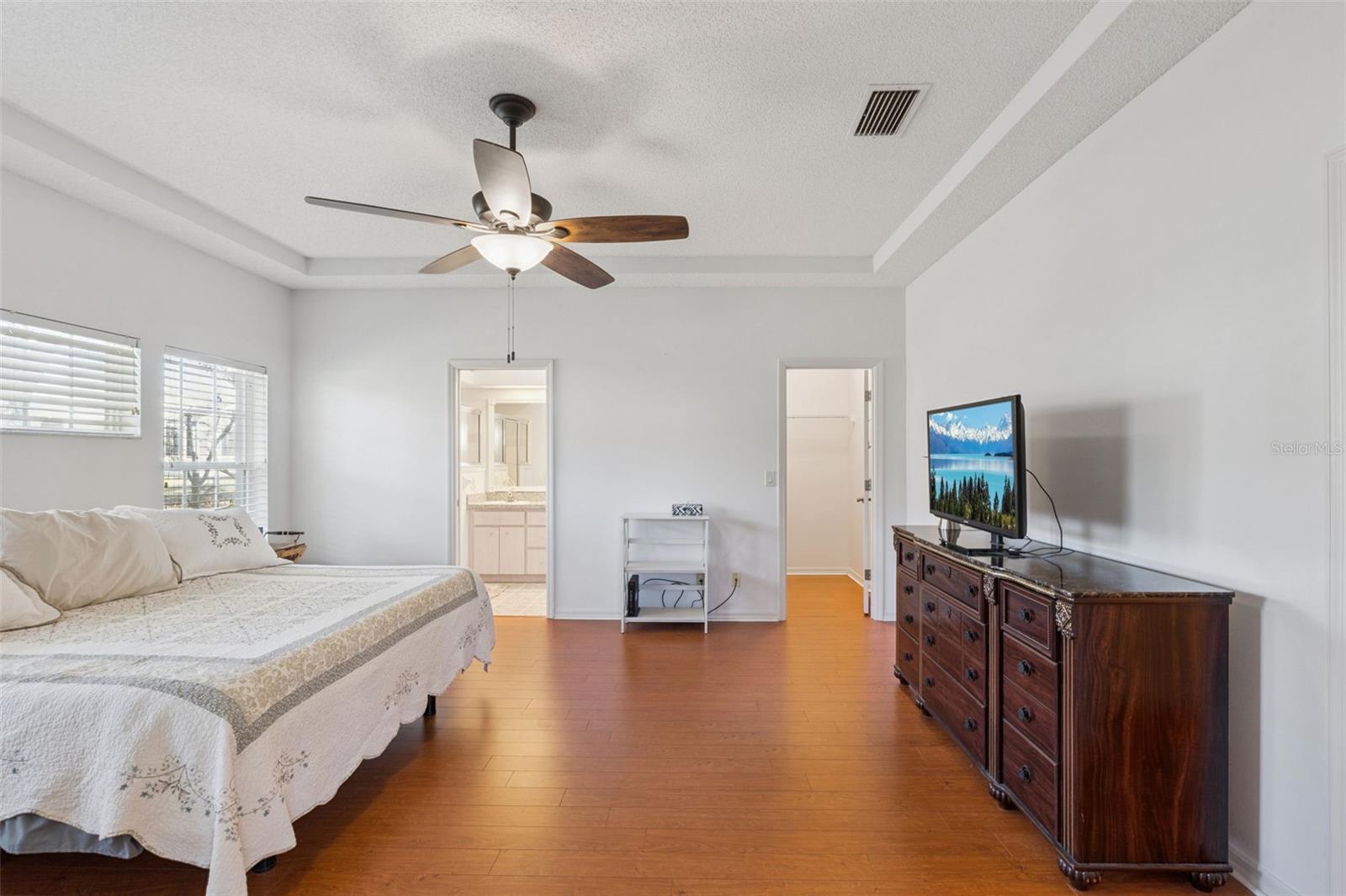 Image 29 of 93 For 26842 Forest Hills Street