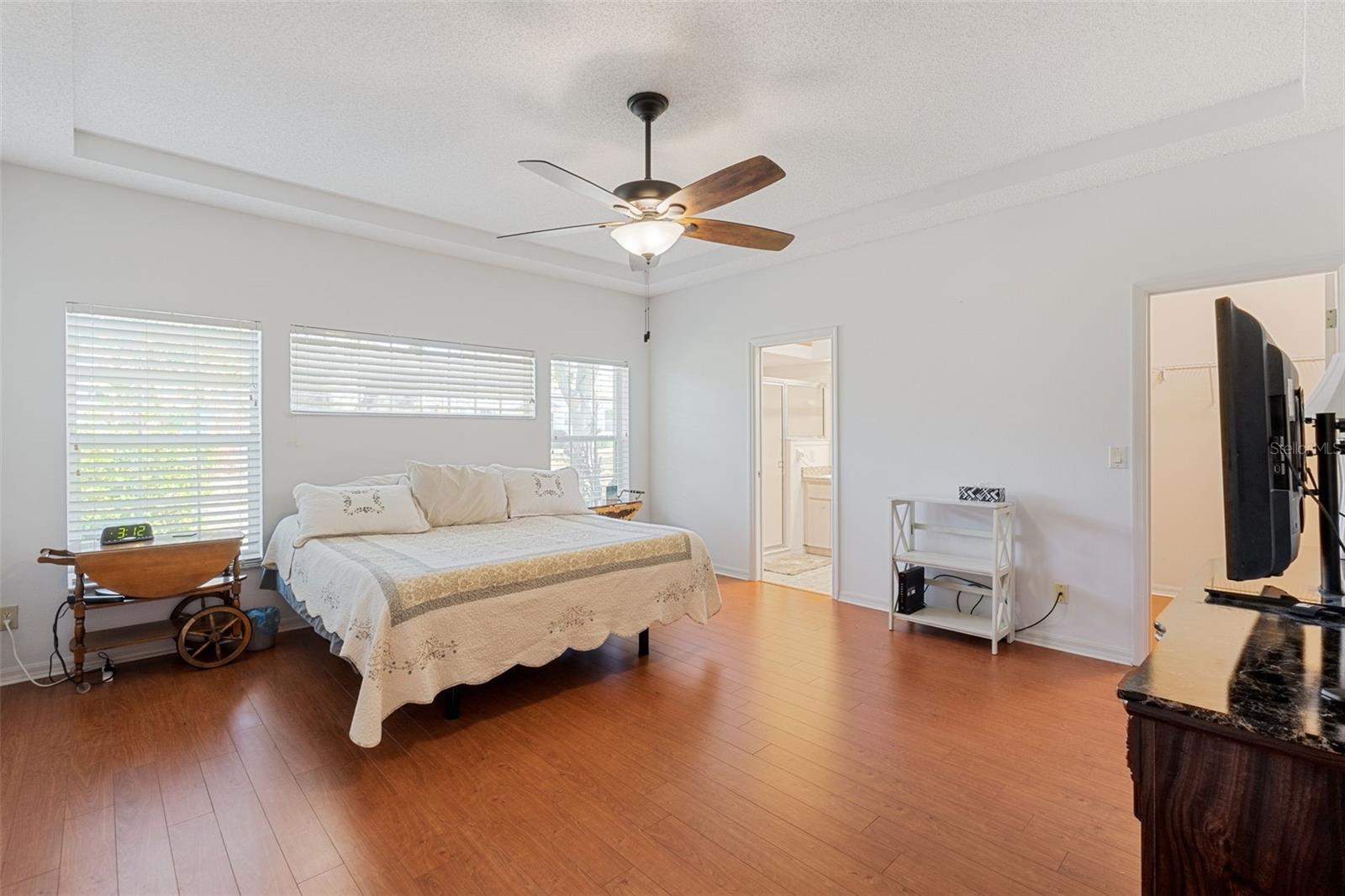 Image 33 of 93 For 26842 Forest Hills Street