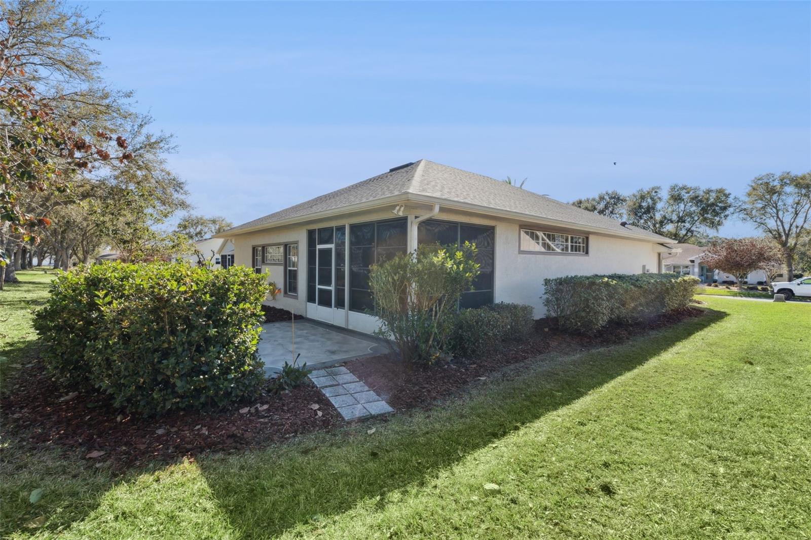 Image 9 of 93 For 26842 Forest Hills Street