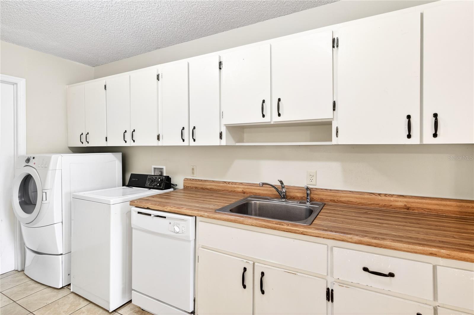 Image 7 of 31 For 30034 Tavares Ridge Boulevard 1