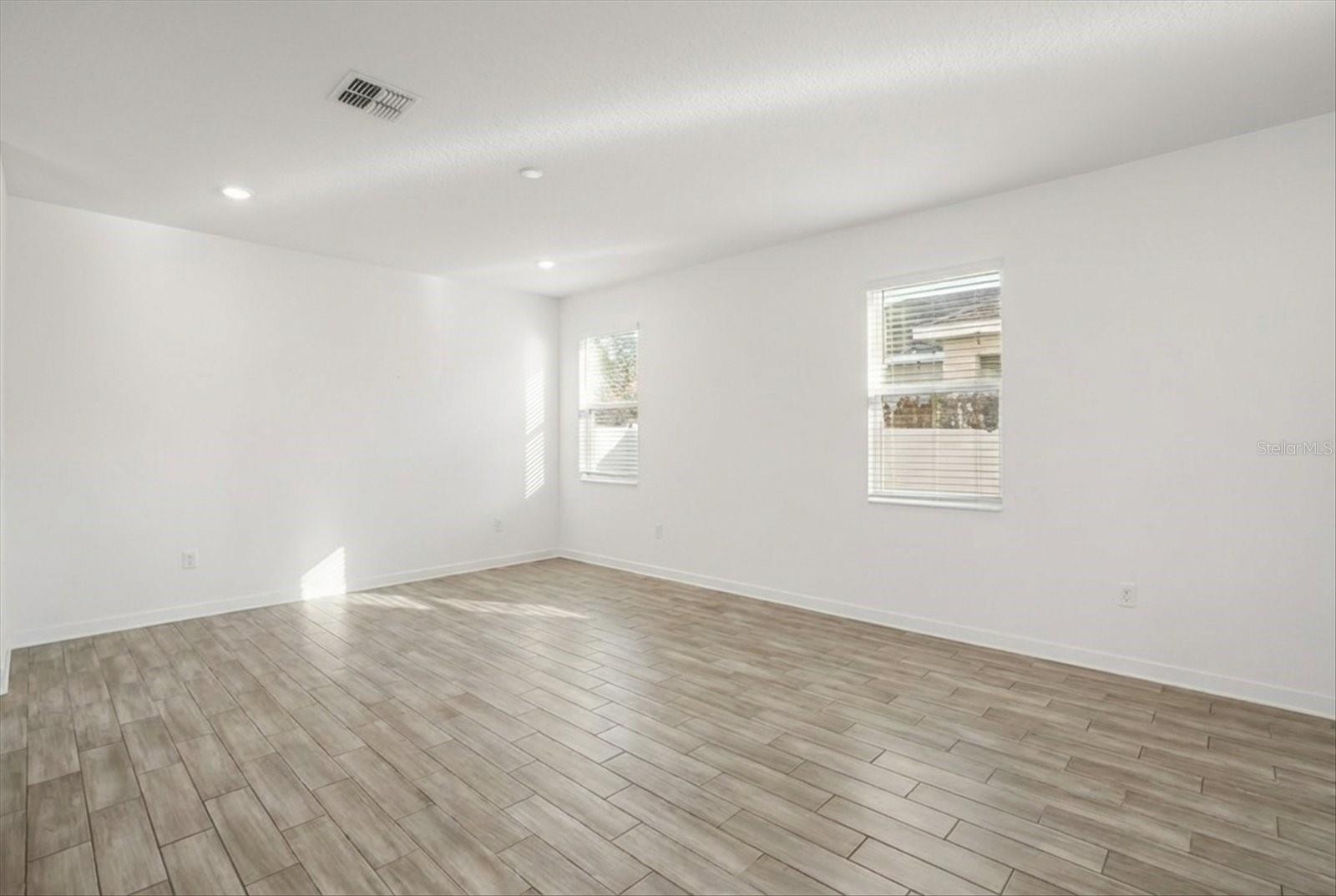 Image 4 of 28 For 2999 Addison Boulevard