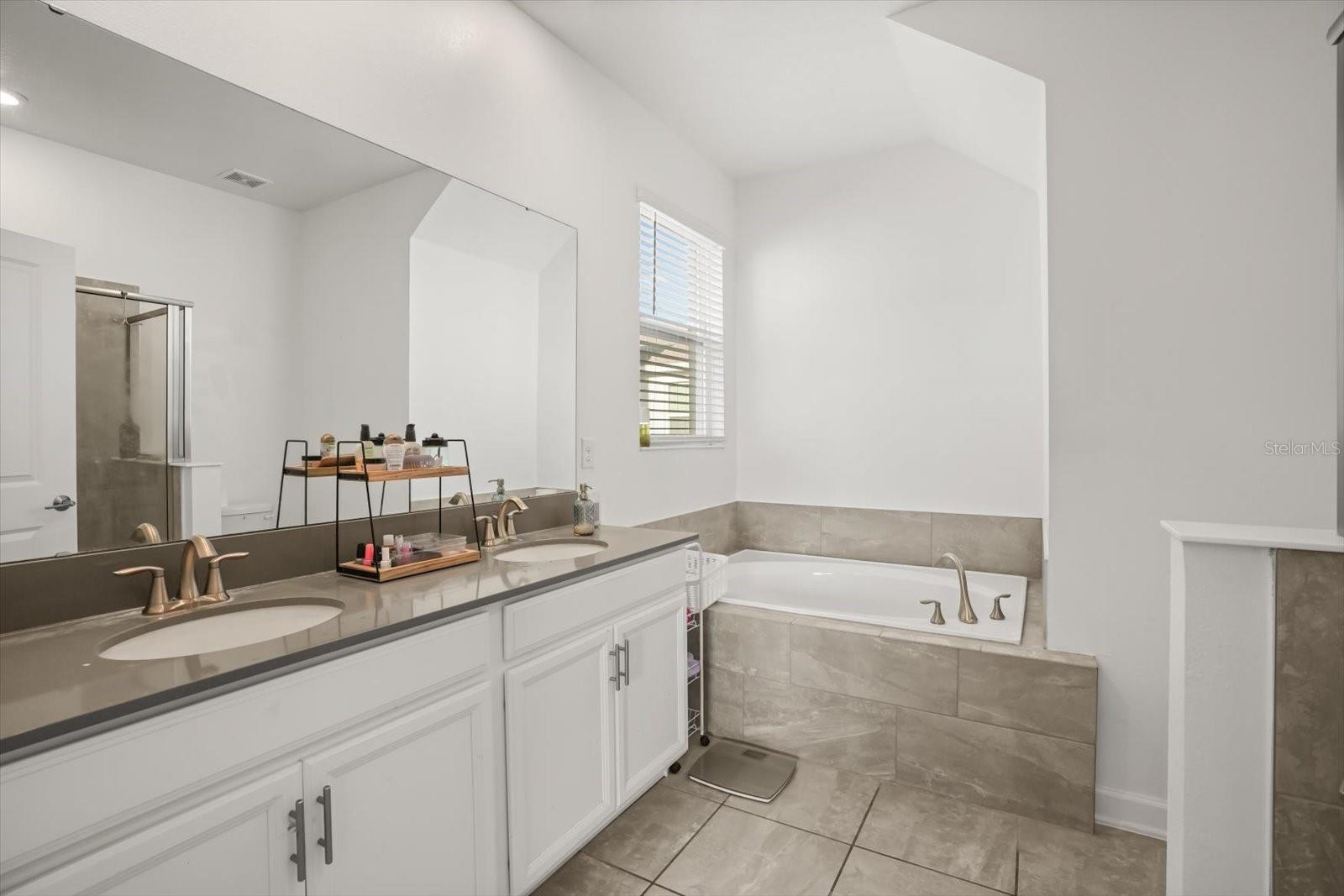 Image 8 of 28 For 2999 Addison Boulevard