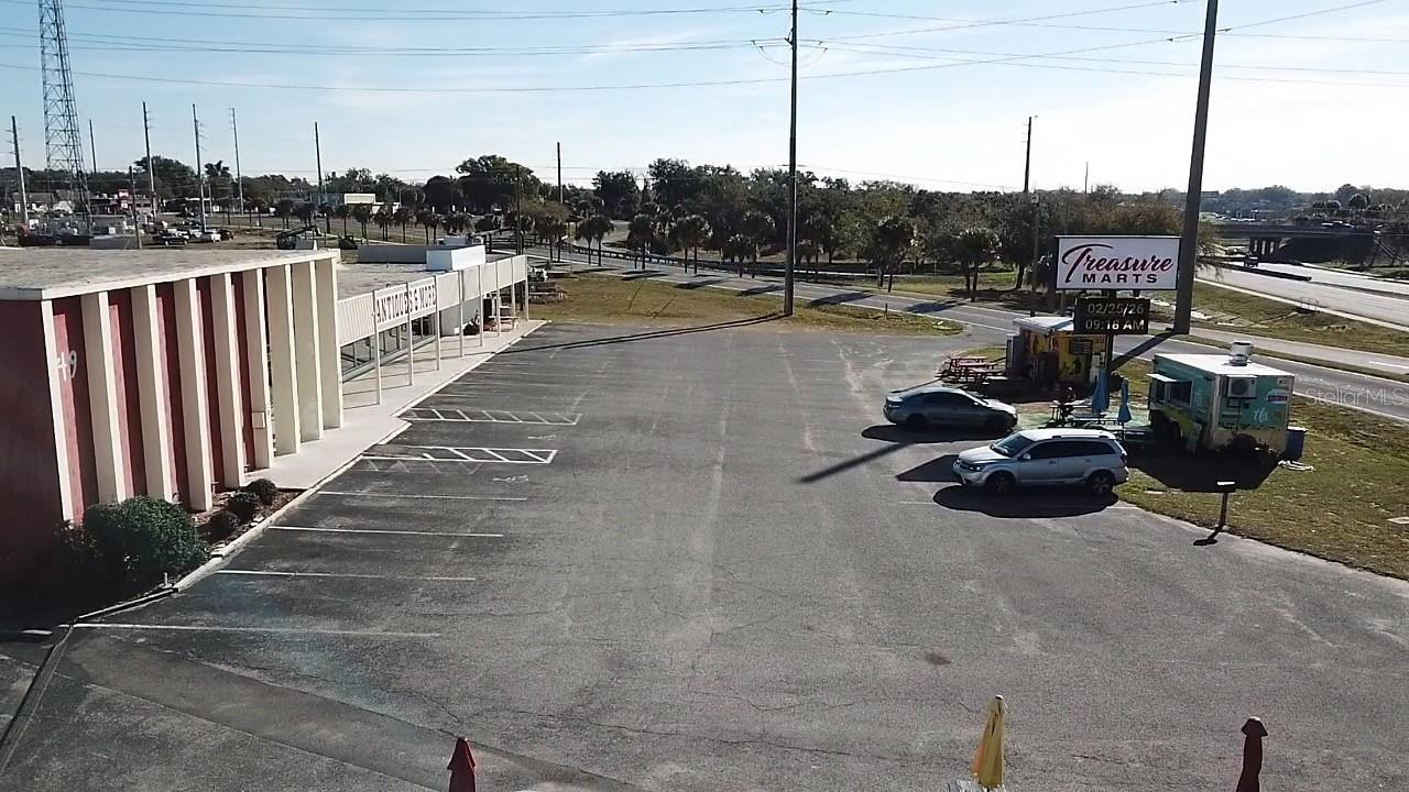 Image 5 of 18 For 349 Plaza Drive