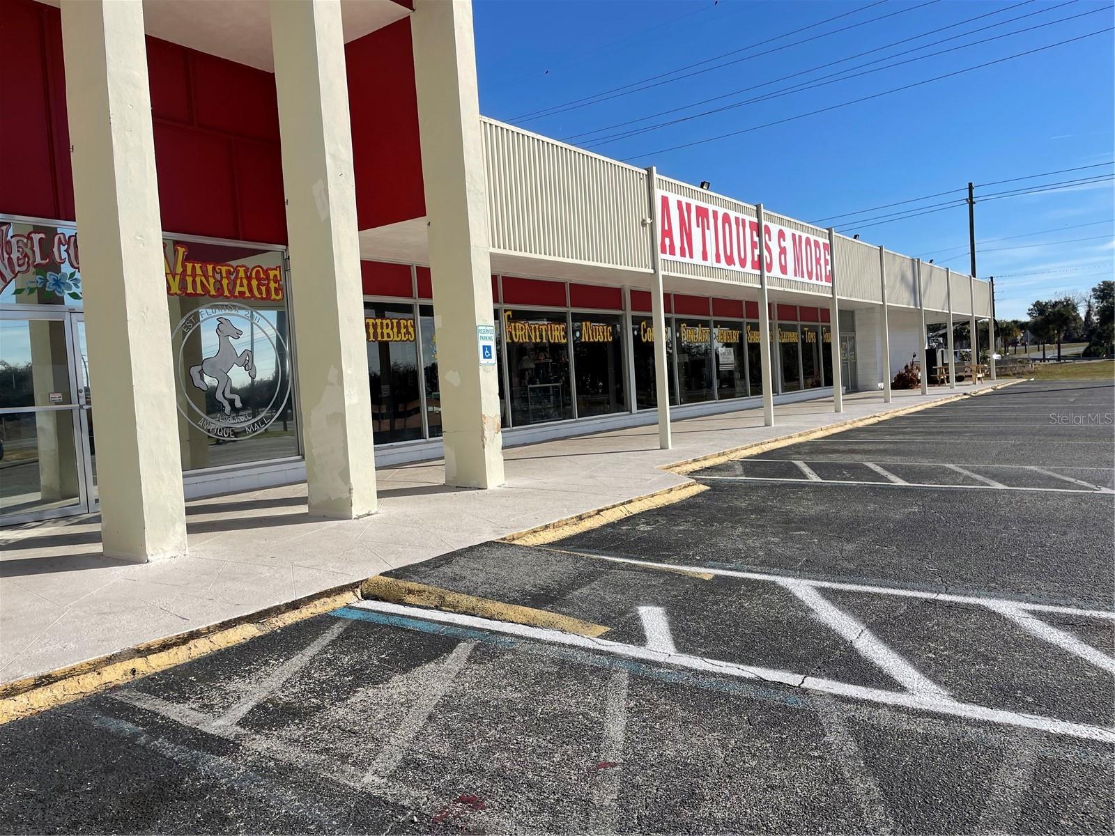 Image 6 of 18 For 349 Plaza Drive