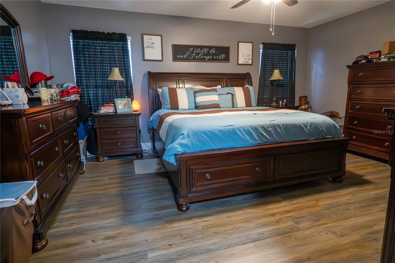 Image 12 of 37 For 1038 Singleton Circle