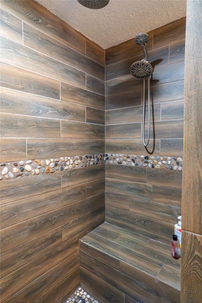 Image 22 of 37 For 1038 Singleton Circle