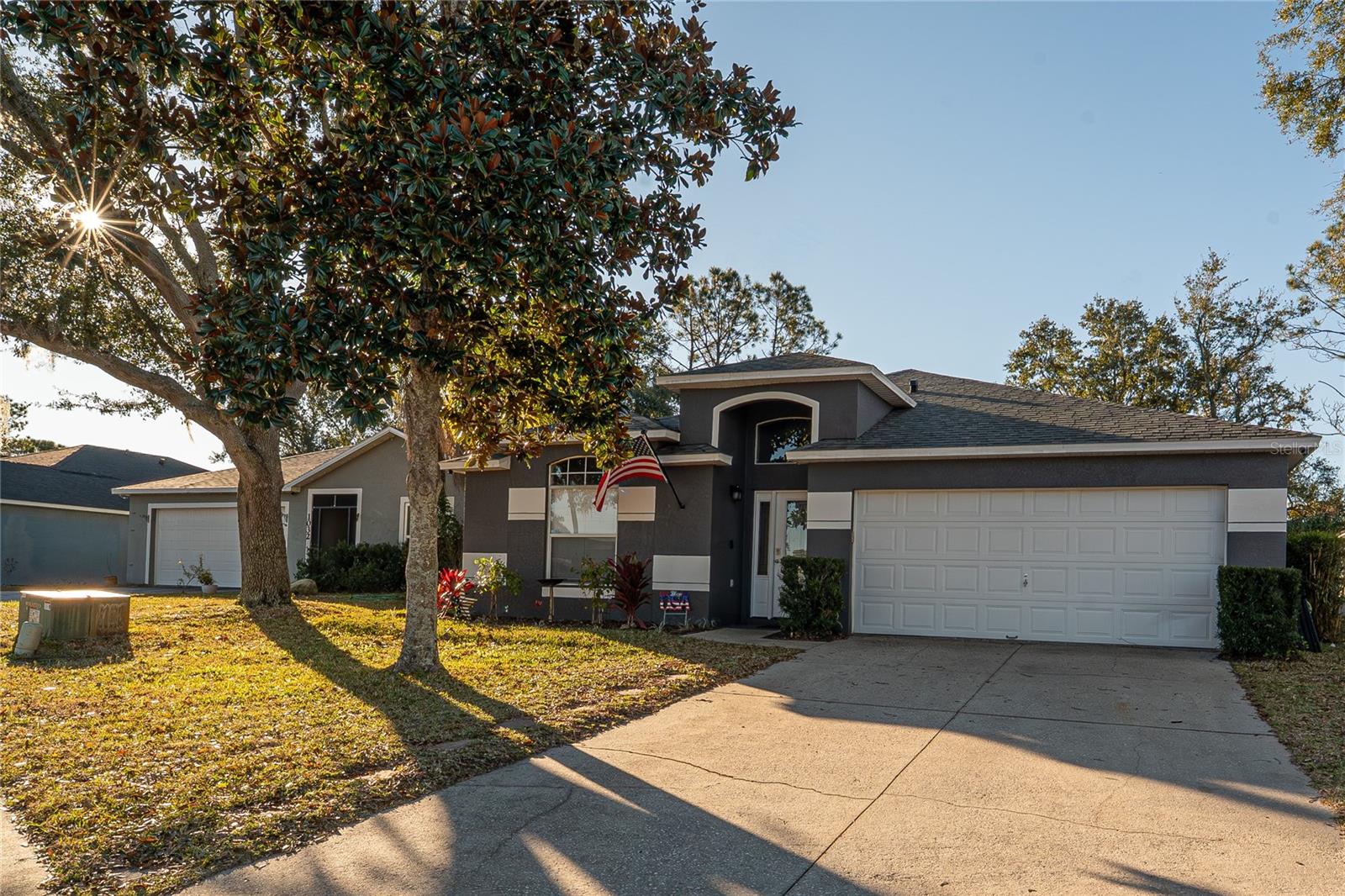 Image 3 of 37 For 1038 Singleton Circle