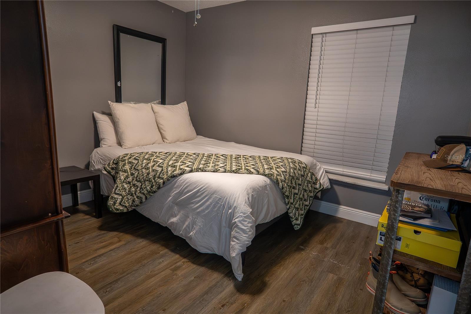 Image 30 of 37 For 1038 Singleton Circle