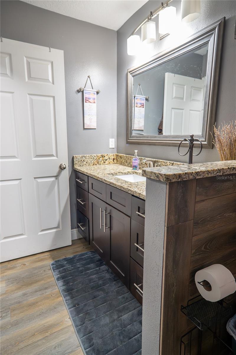 Image 33 of 37 For 1038 Singleton Circle