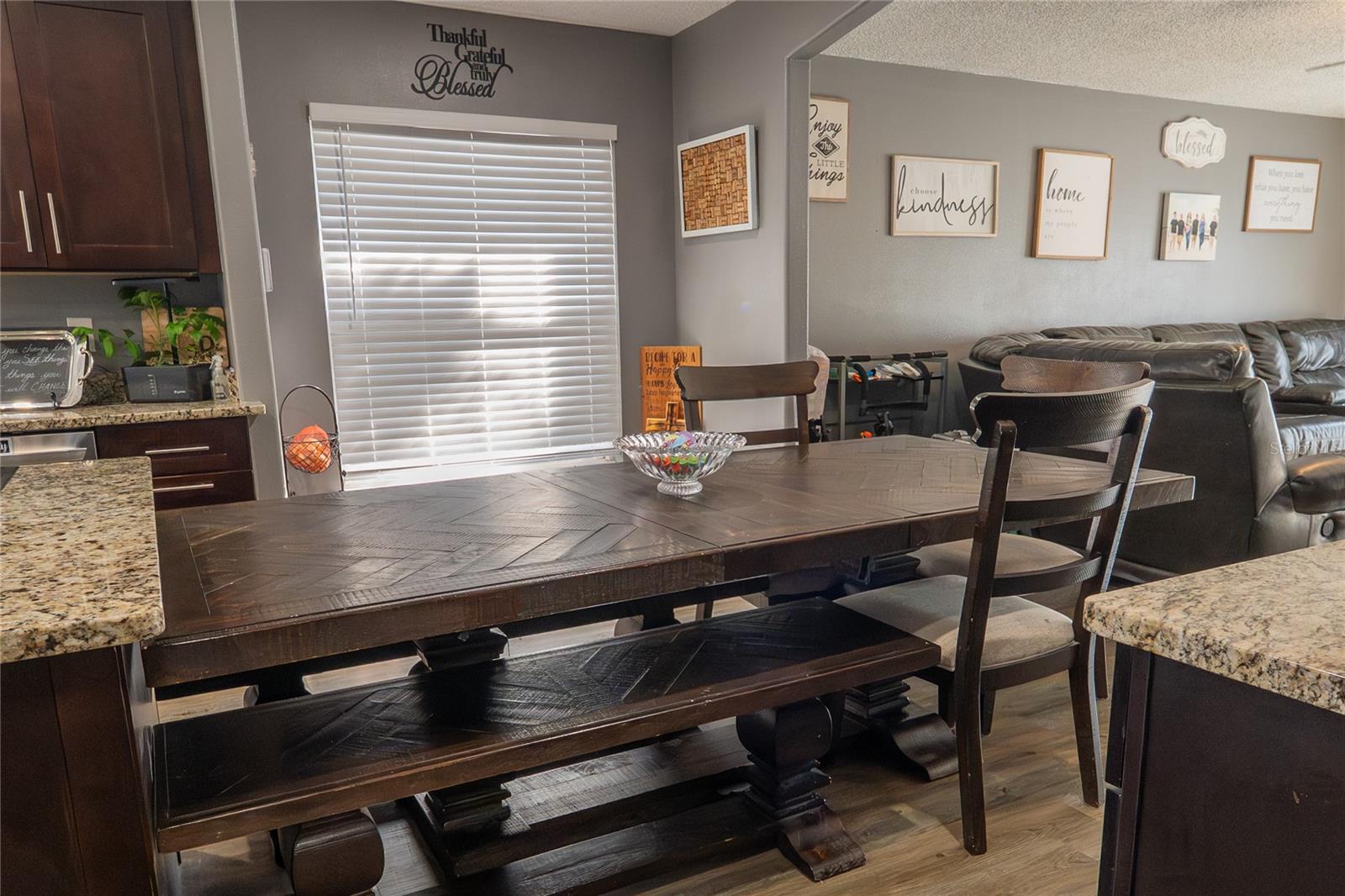 Image 7 of 37 For 1038 Singleton Circle