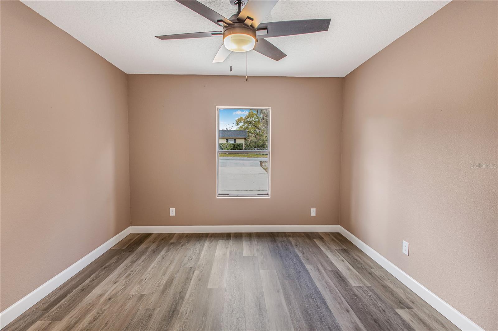 Image 18 of 24 For 761 Pearl Street