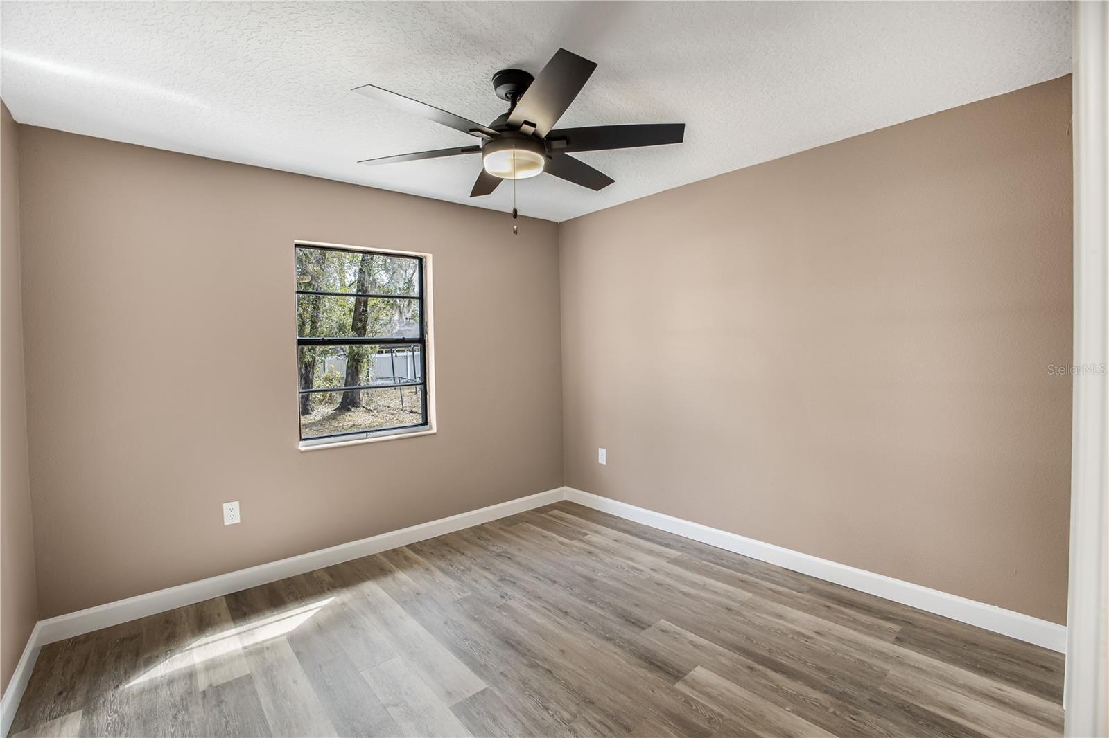 Image 7 of 24 For 761 Pearl Street