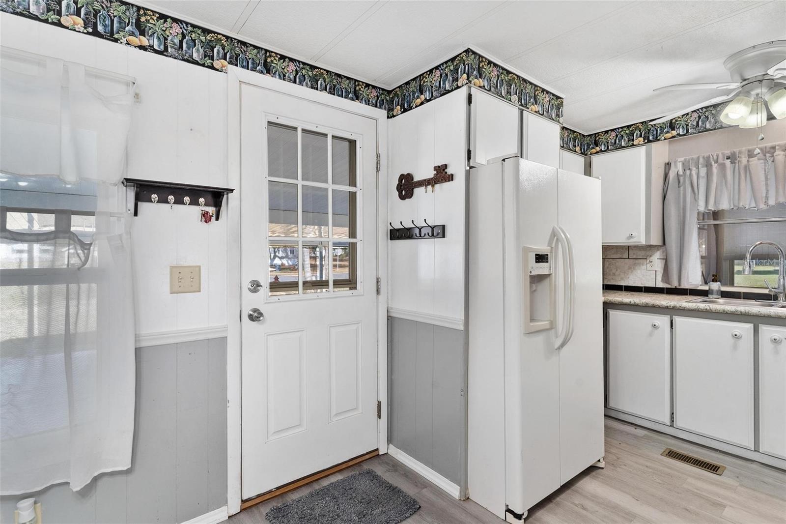 Image 10 of 53 For 304 Ivanhoe Circle