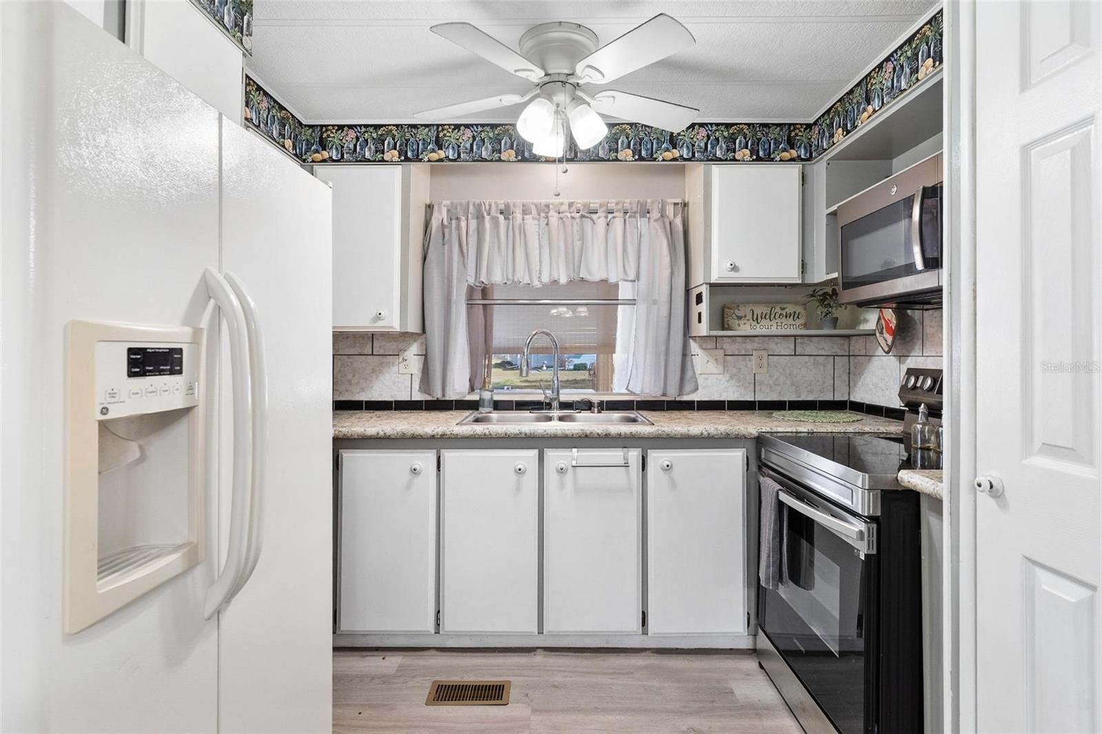 Image 16 of 53 For 304 Ivanhoe Circle