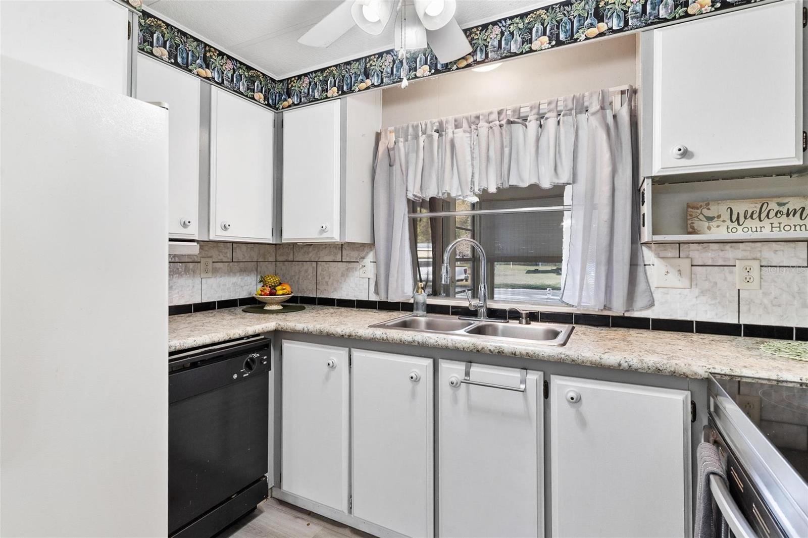 Image 17 of 53 For 304 Ivanhoe Circle