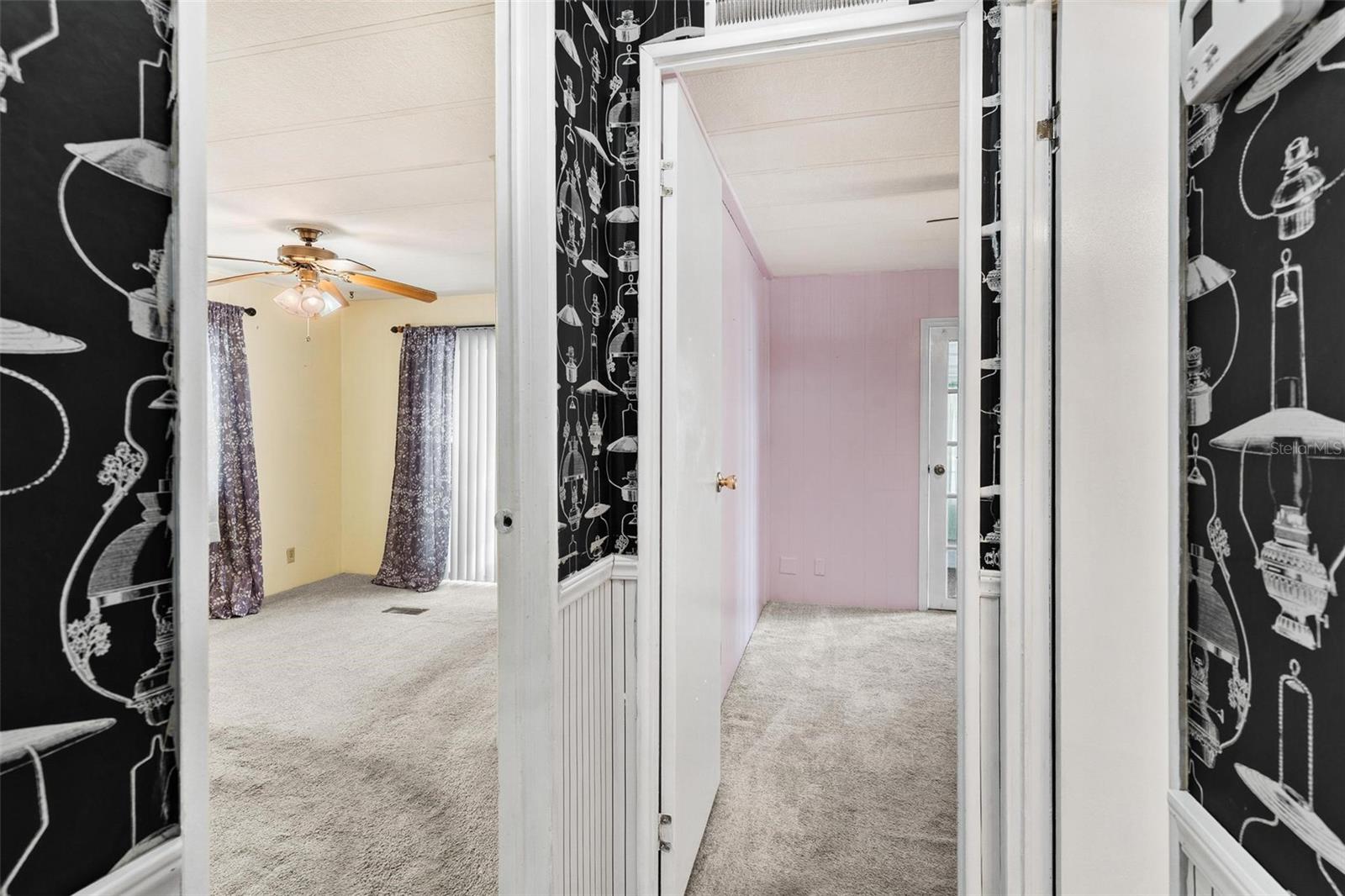 Image 21 of 53 For 304 Ivanhoe Circle