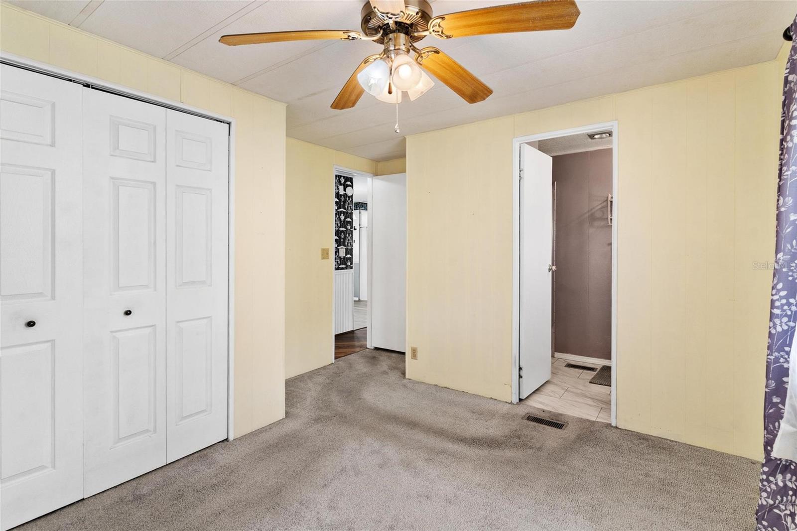 Image 23 of 53 For 304 Ivanhoe Circle