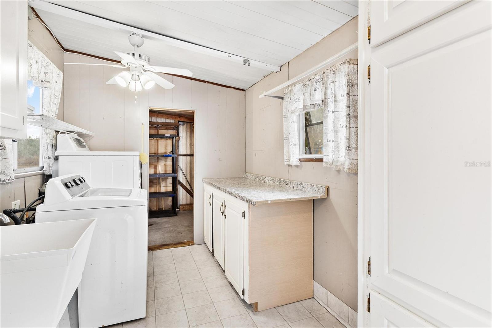 Image 37 of 53 For 304 Ivanhoe Circle