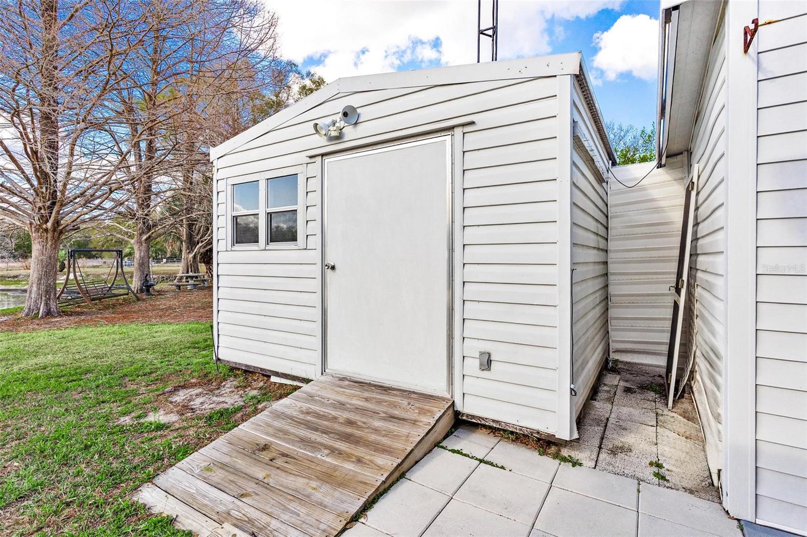 Image 44 of 53 For 304 Ivanhoe Circle