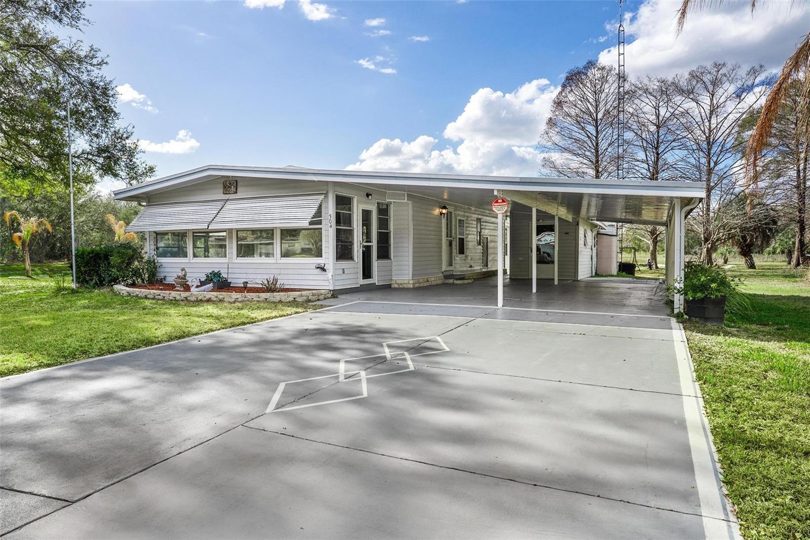 Image 6 of 53 For 304 Ivanhoe Circle