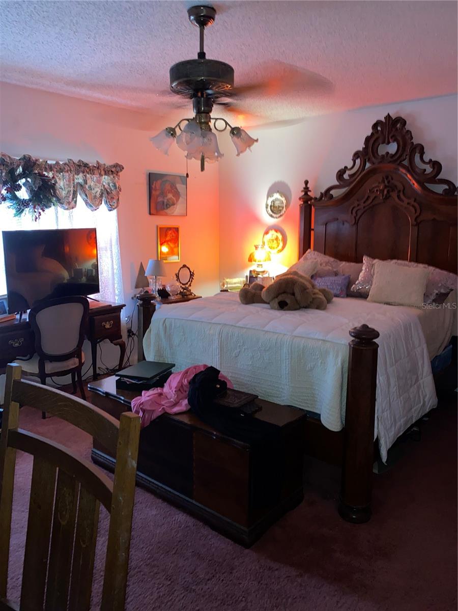 Image 11 of 21 For 1050 Cr 482d