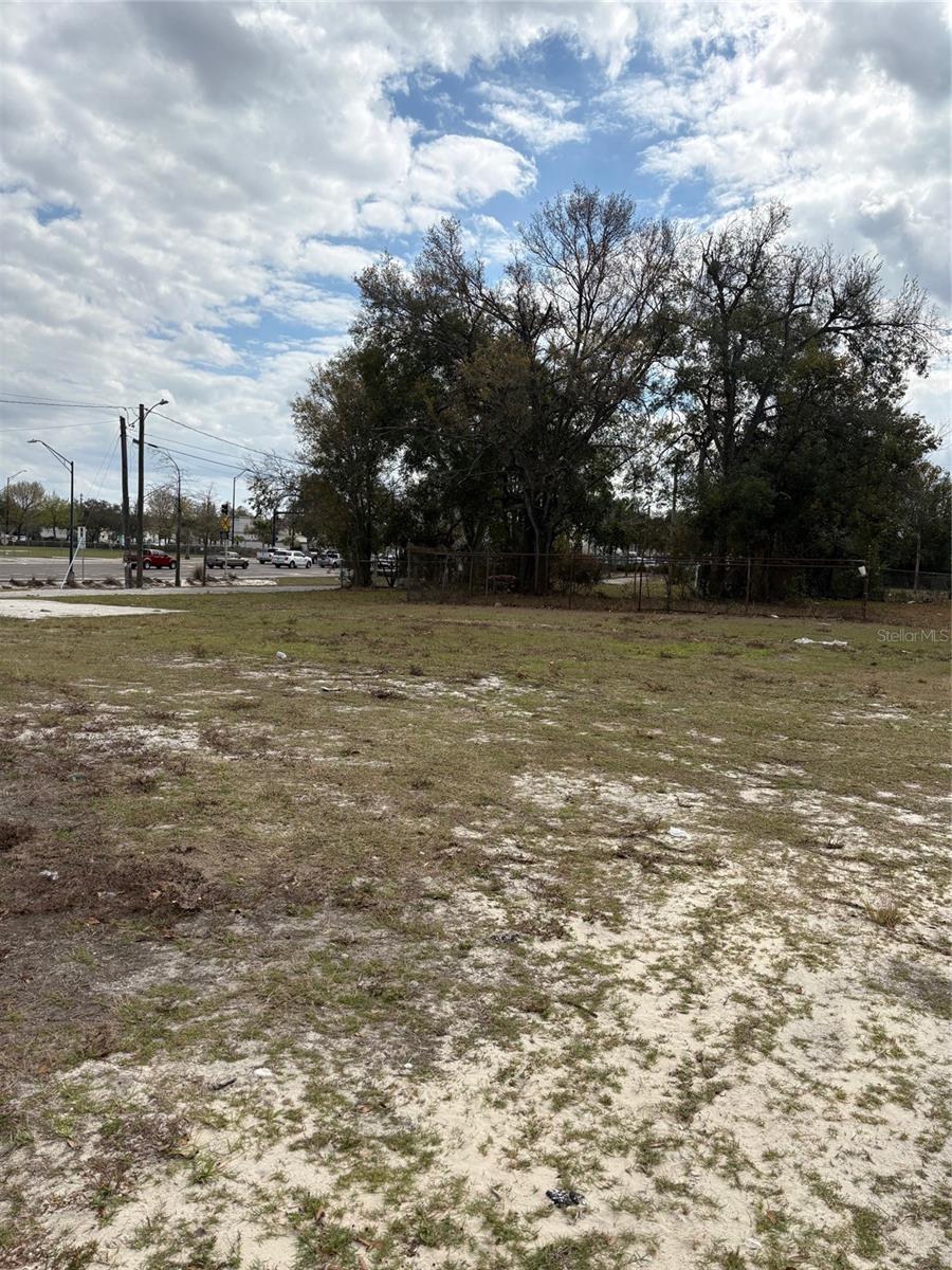 Image 4 of 4 For 114 Parker  