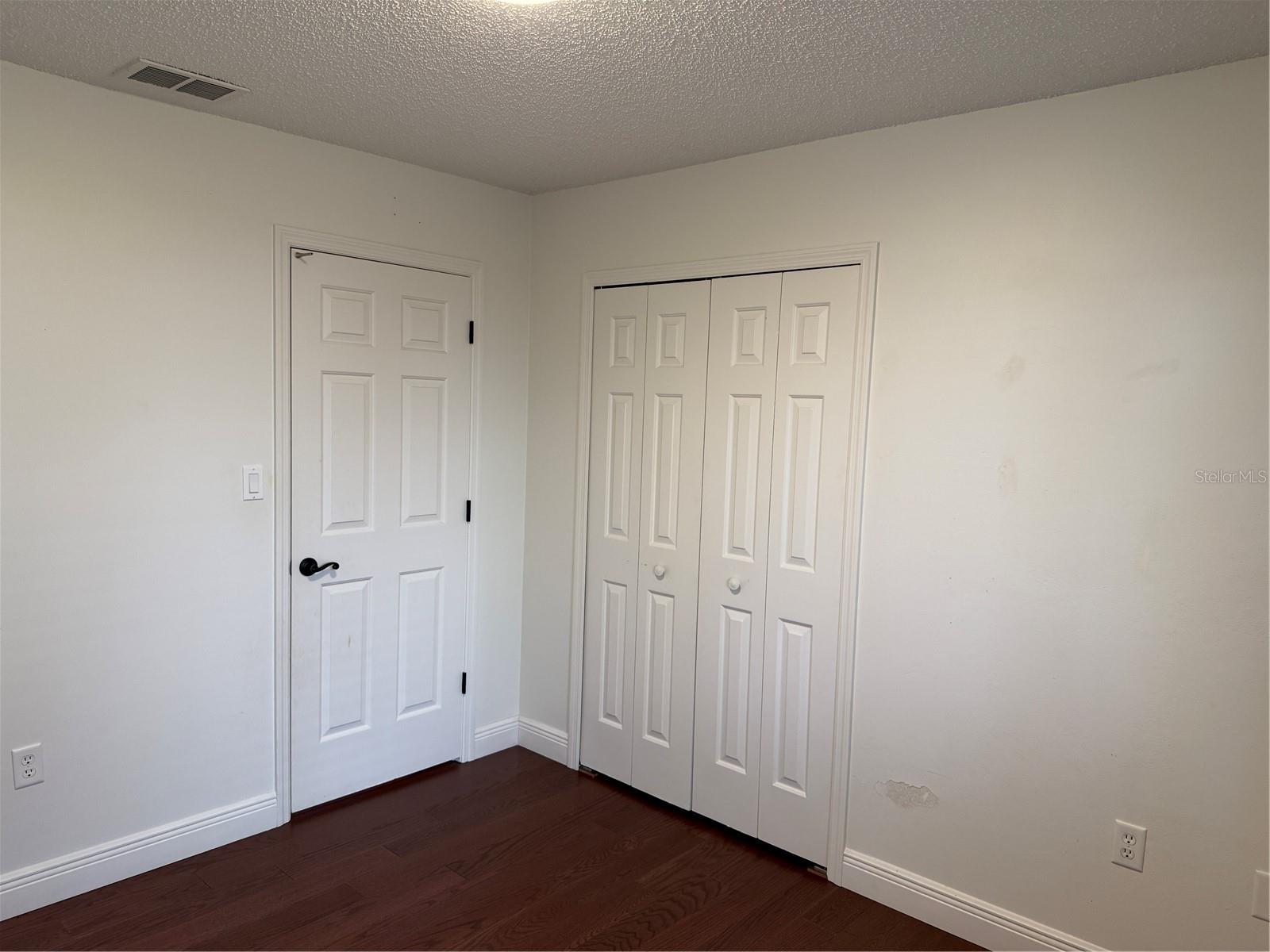 Image 10 of 24 For 1410 Plymouth Avenue