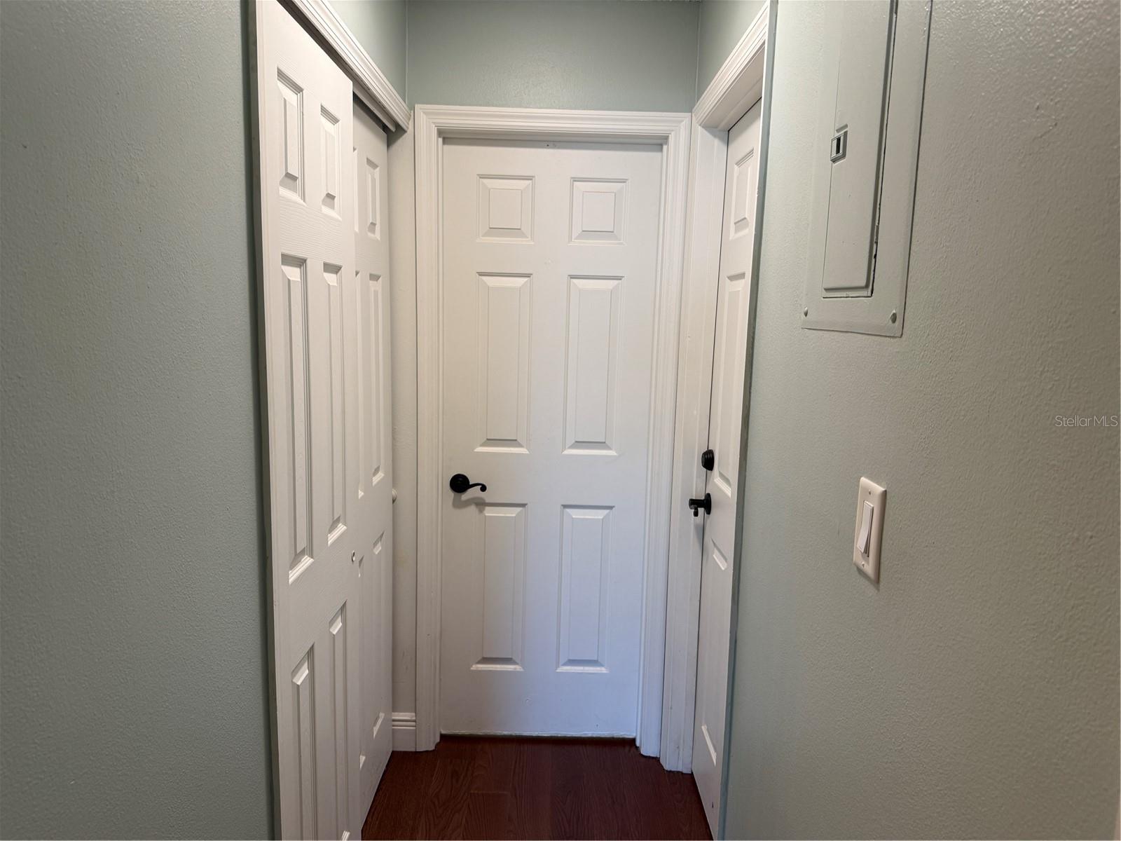 Image 12 of 24 For 1410 Plymouth Avenue