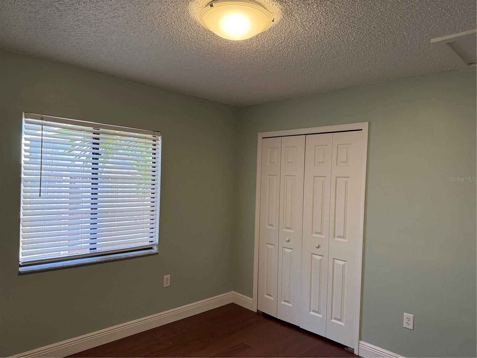 Image 15 of 24 For 1410 Plymouth Avenue