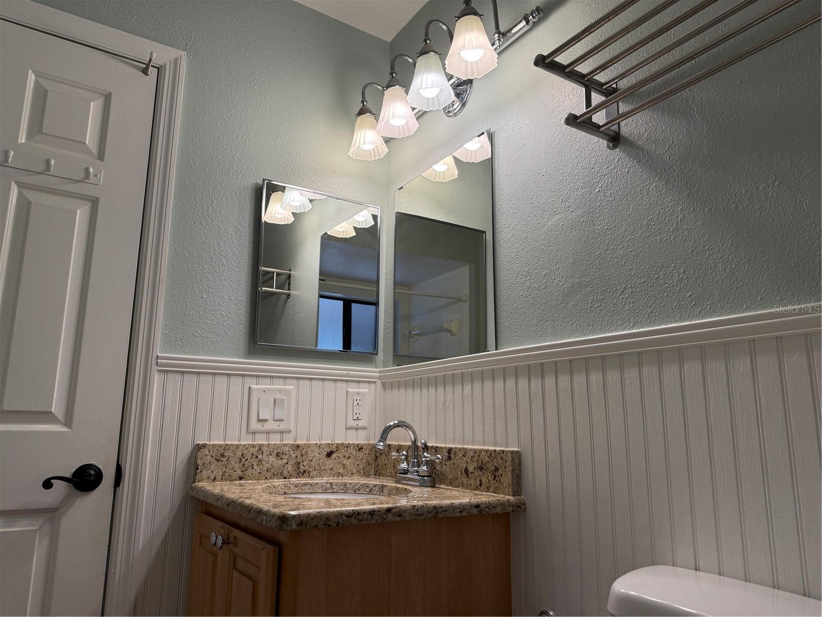 Image 18 of 24 For 1410 Plymouth Avenue