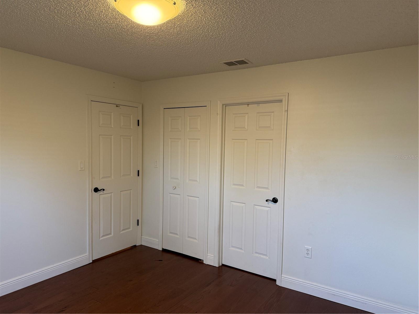 Image 5 of 24 For 1410 Plymouth Avenue