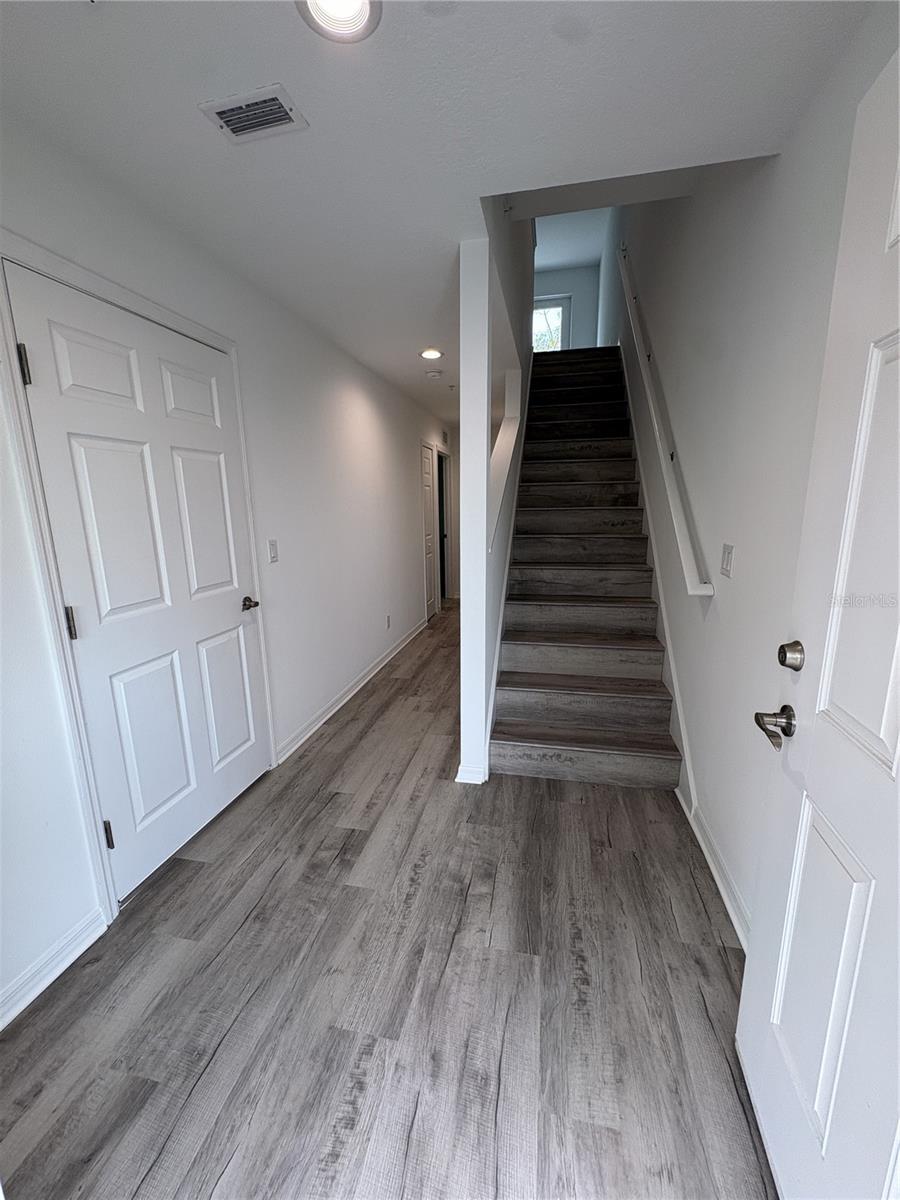 Image 3 of 11 For 2527 6th Avenue Drive E