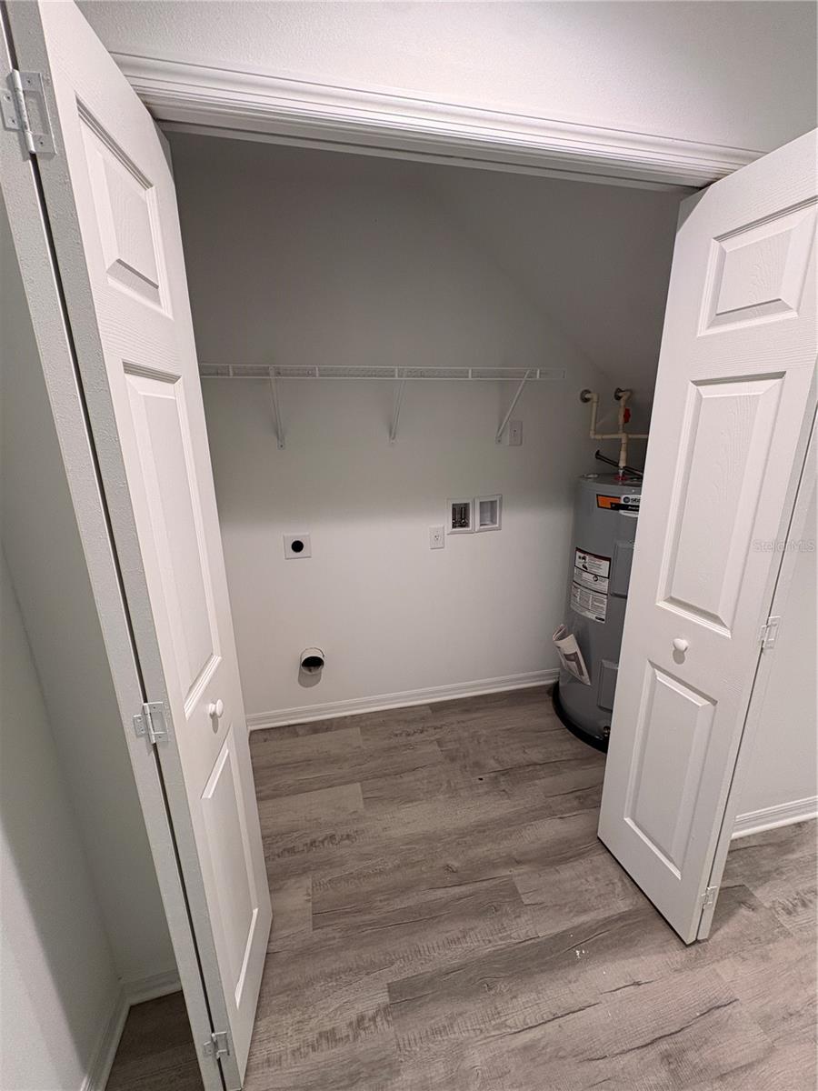 Image 4 of 11 For 2527 6th Avenue Drive E