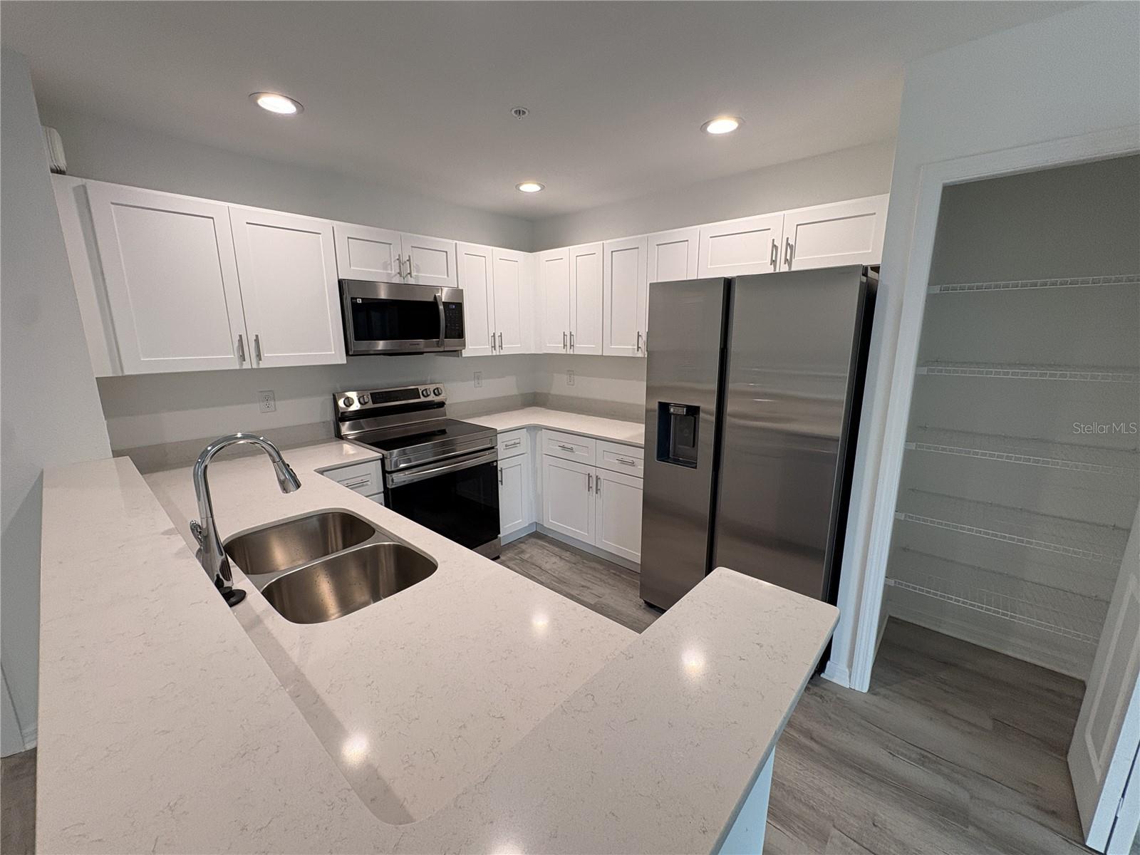 Image 9 of 11 For 2527 6th Avenue Drive E