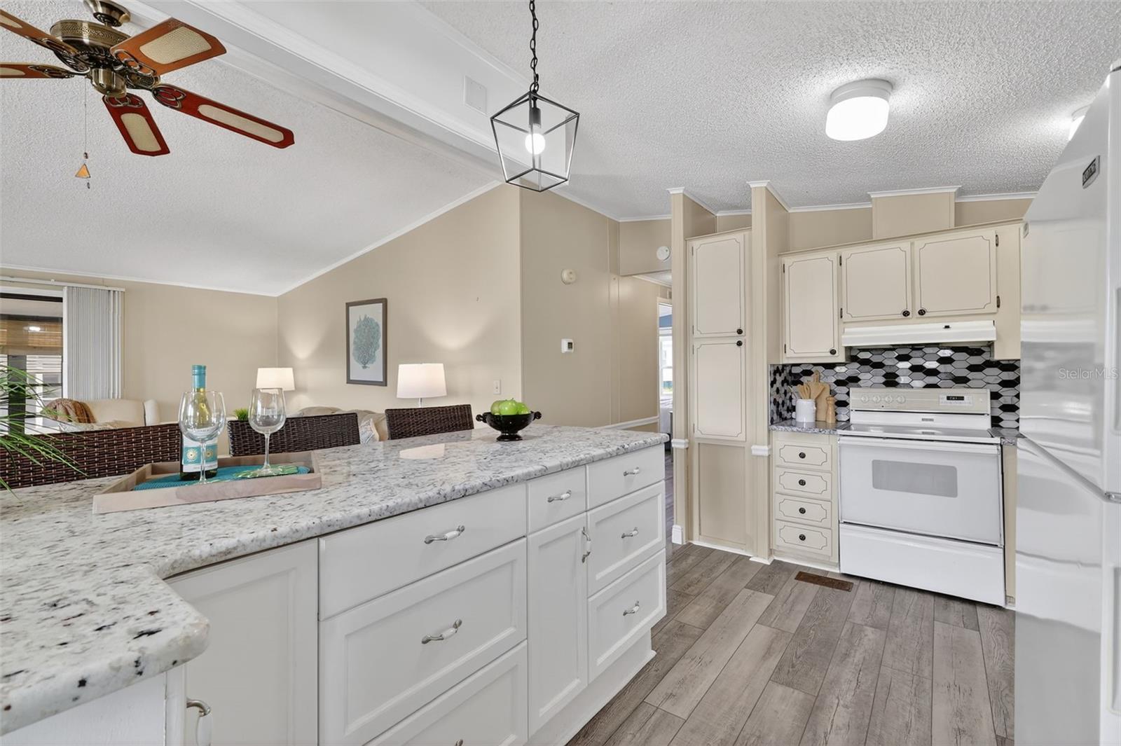 Image 13 of 43 For 953 Orchid Street