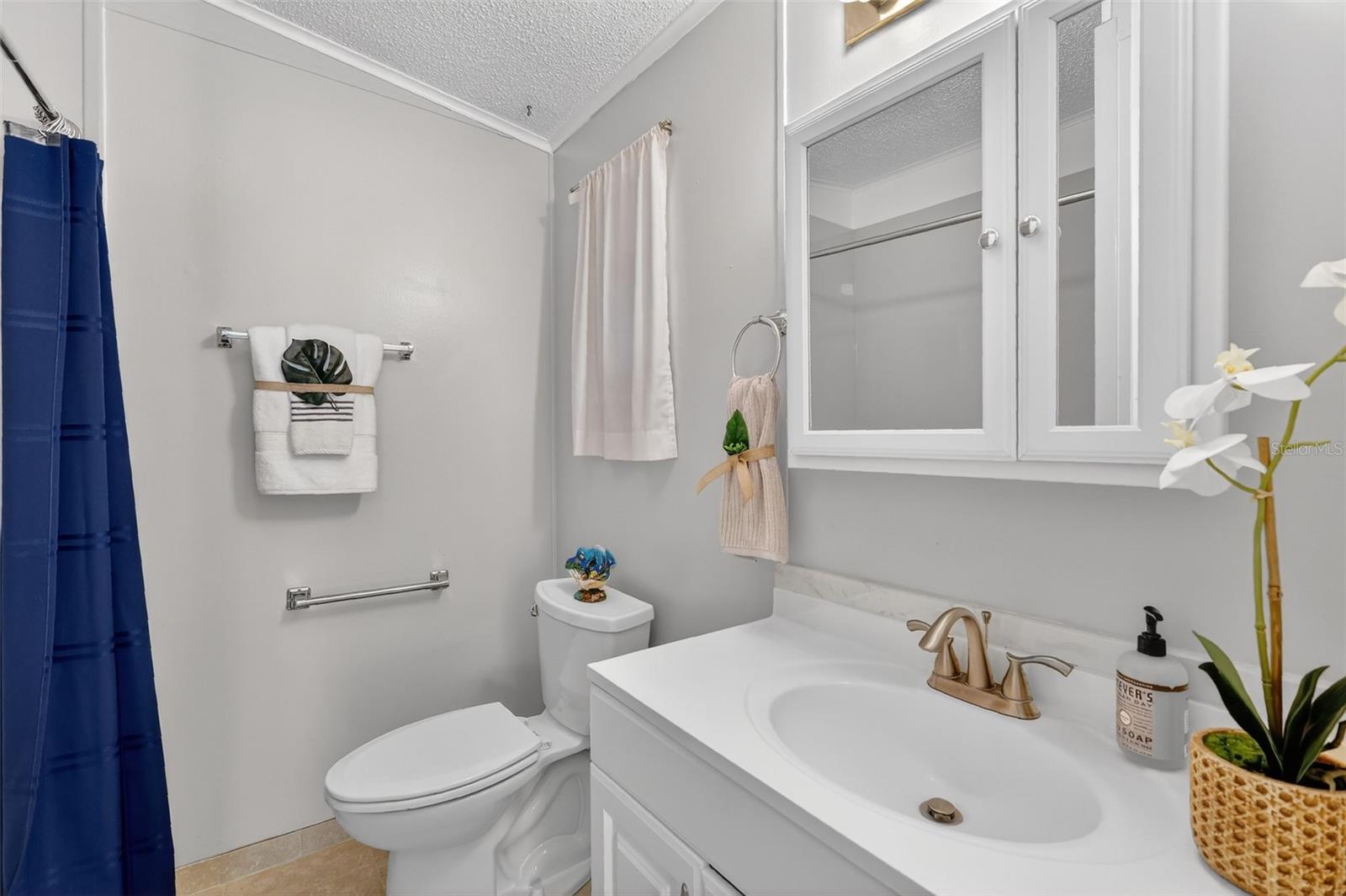 Image 20 of 43 For 953 Orchid Street