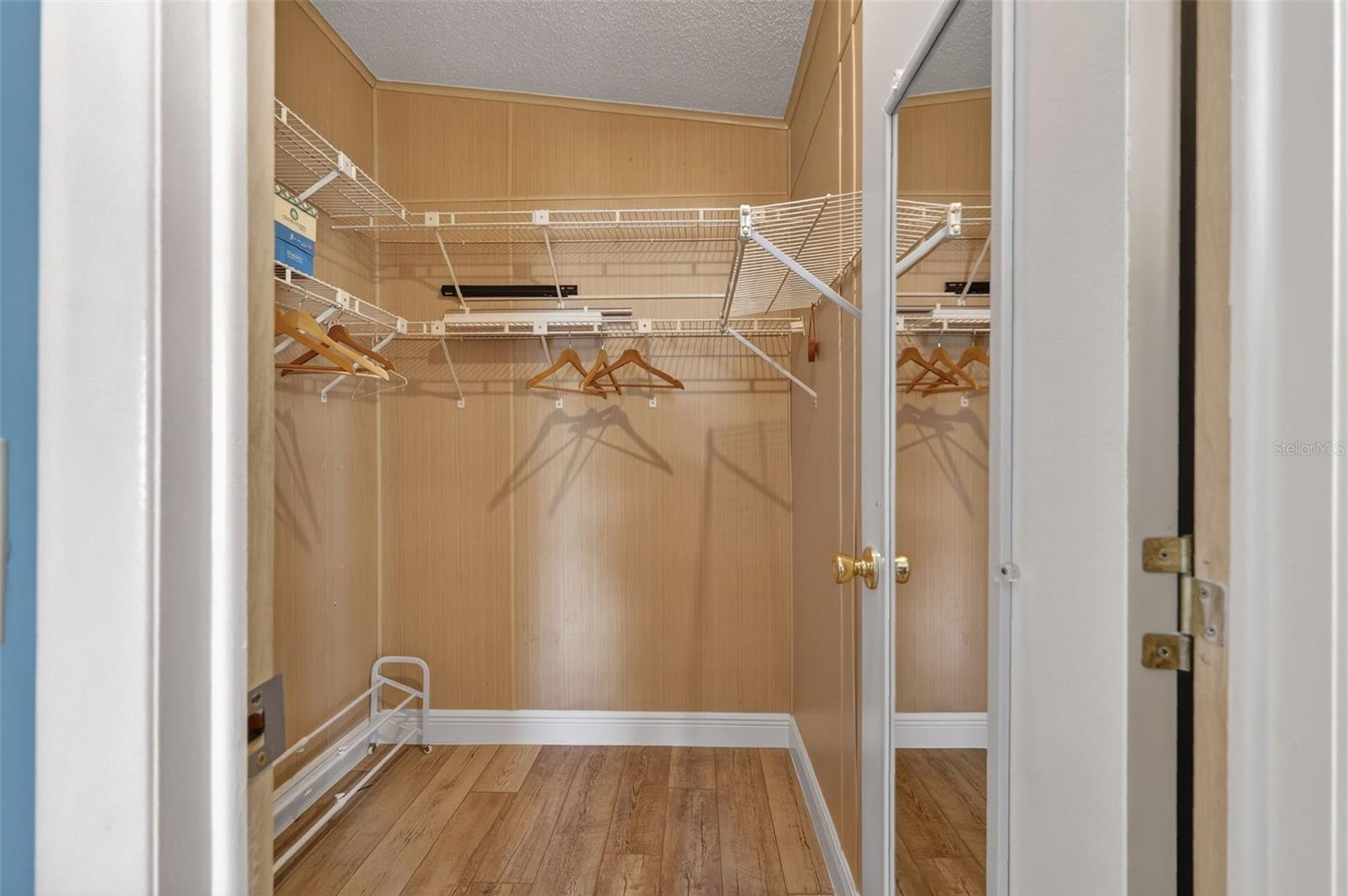 Image 22 of 43 For 953 Orchid Street