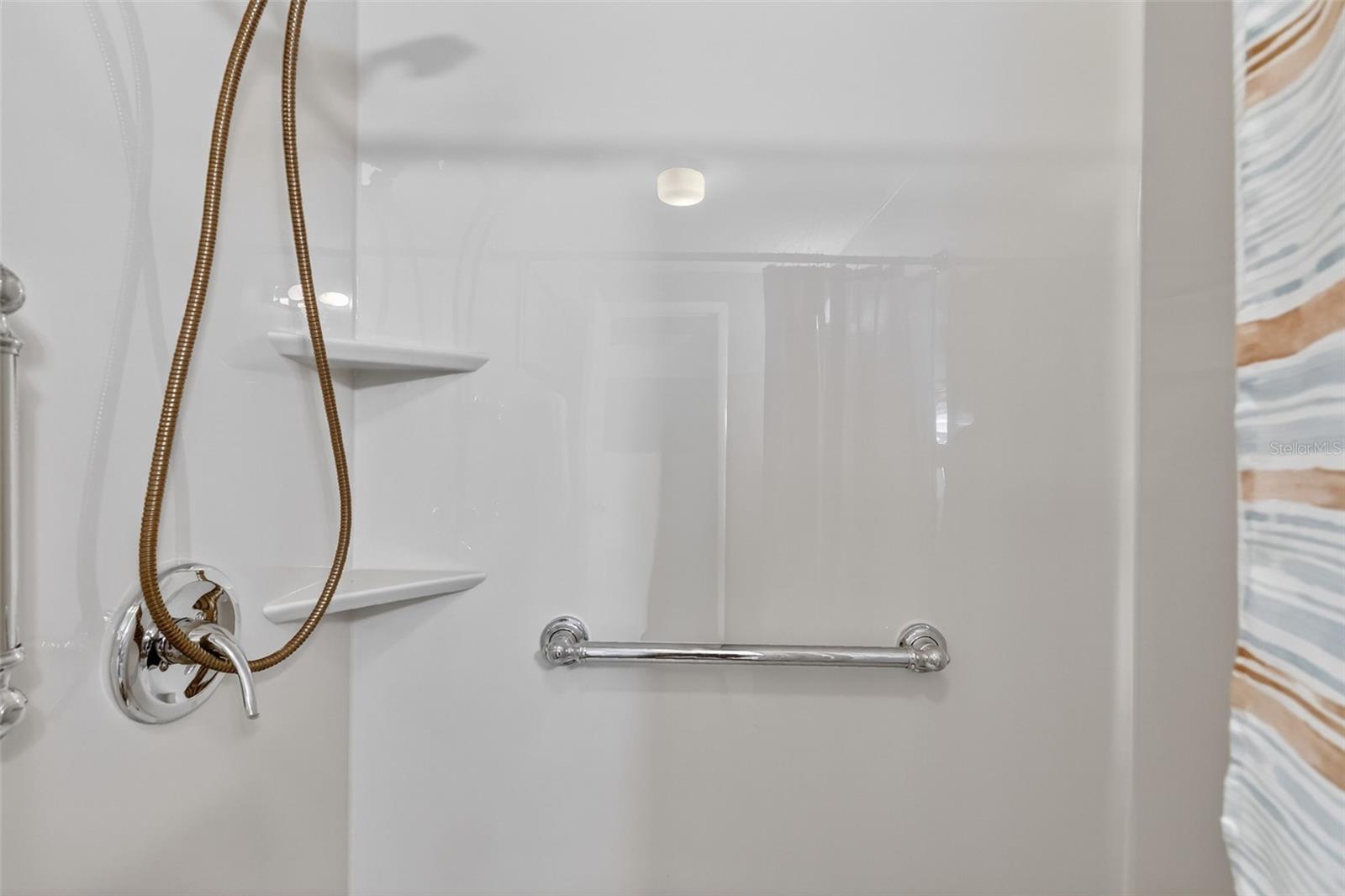 Image 26 of 43 For 953 Orchid Street