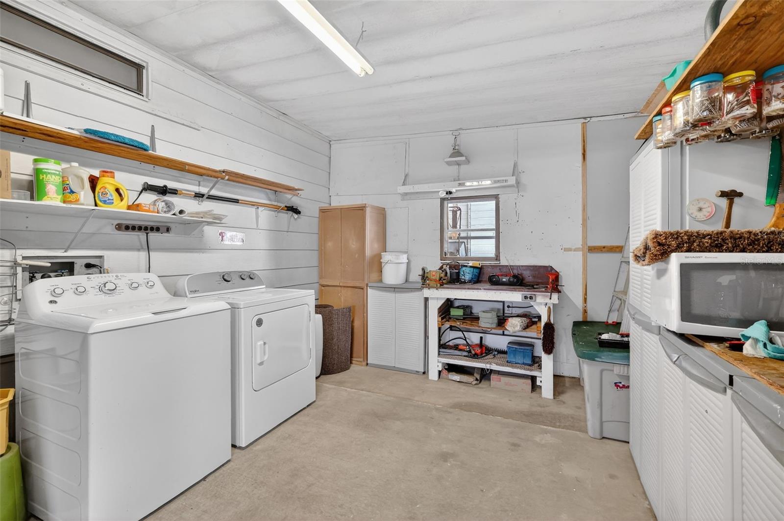 Image 33 of 43 For 953 Orchid Street