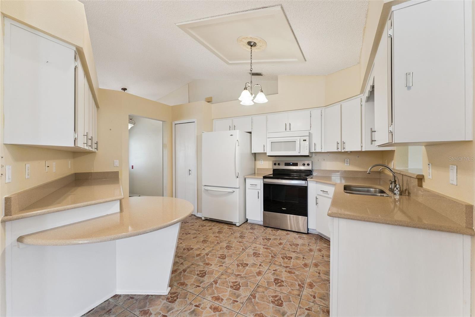 Image 12 of 93 For 27217 Racquet Circle