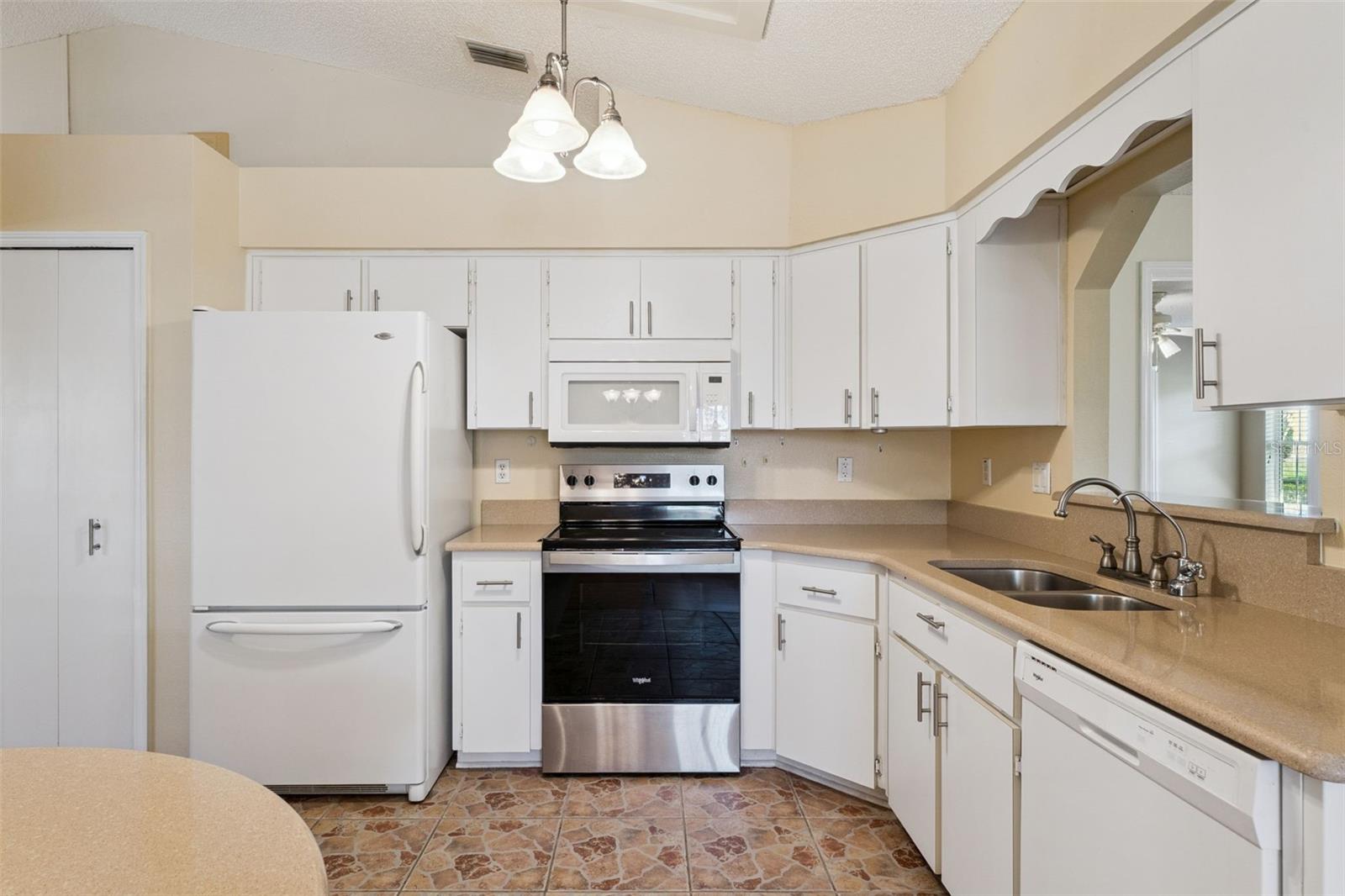 Image 13 of 93 For 27217 Racquet Circle