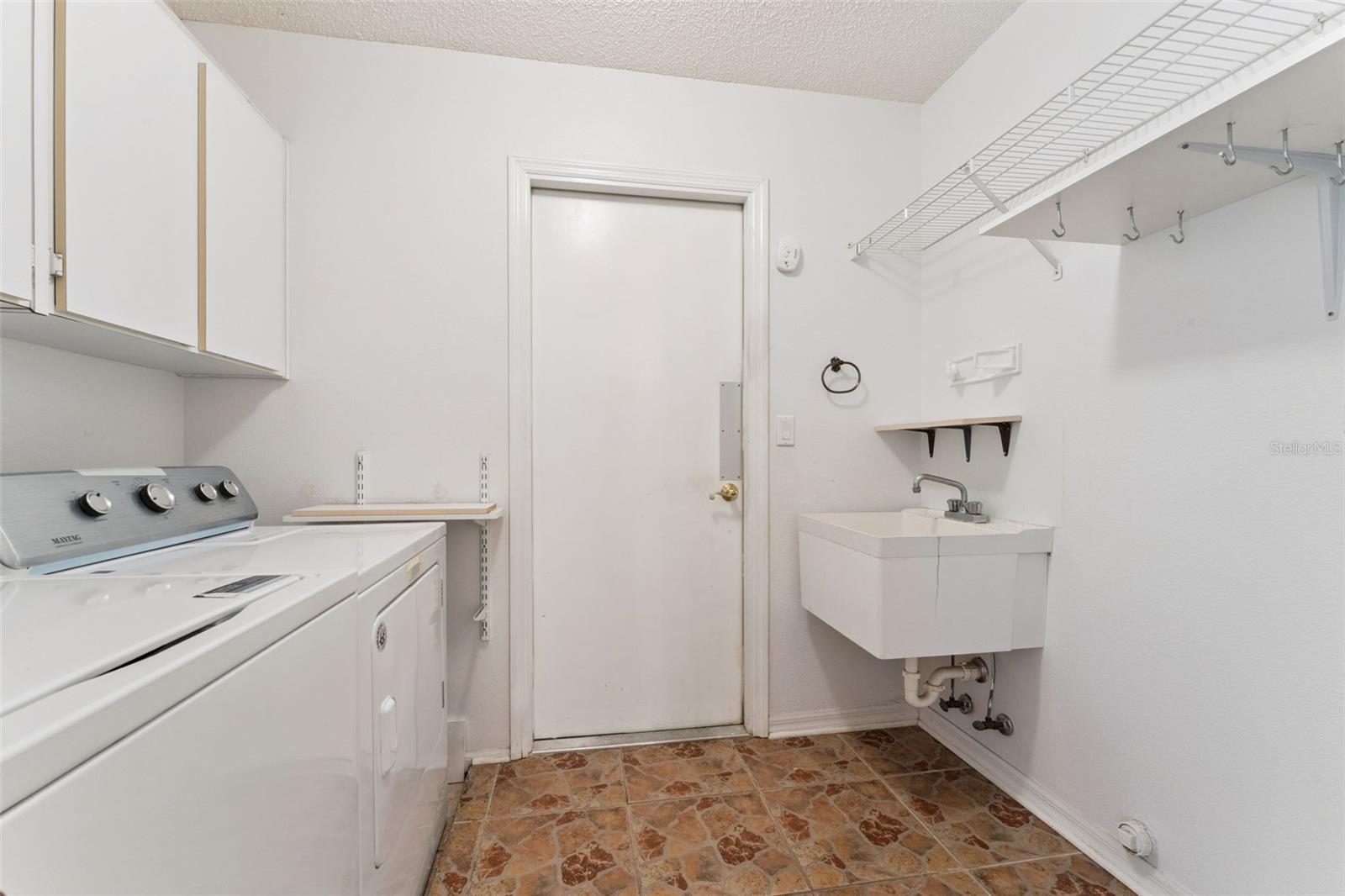 Image 28 of 93 For 27217 Racquet Circle