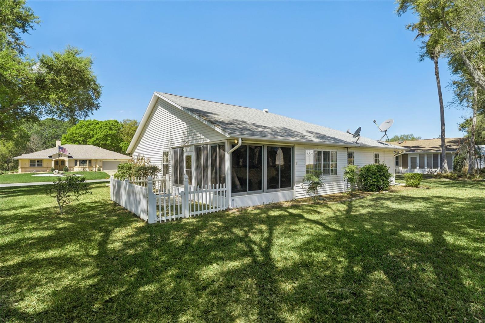 Image 34 of 93 For 27217 Racquet Circle