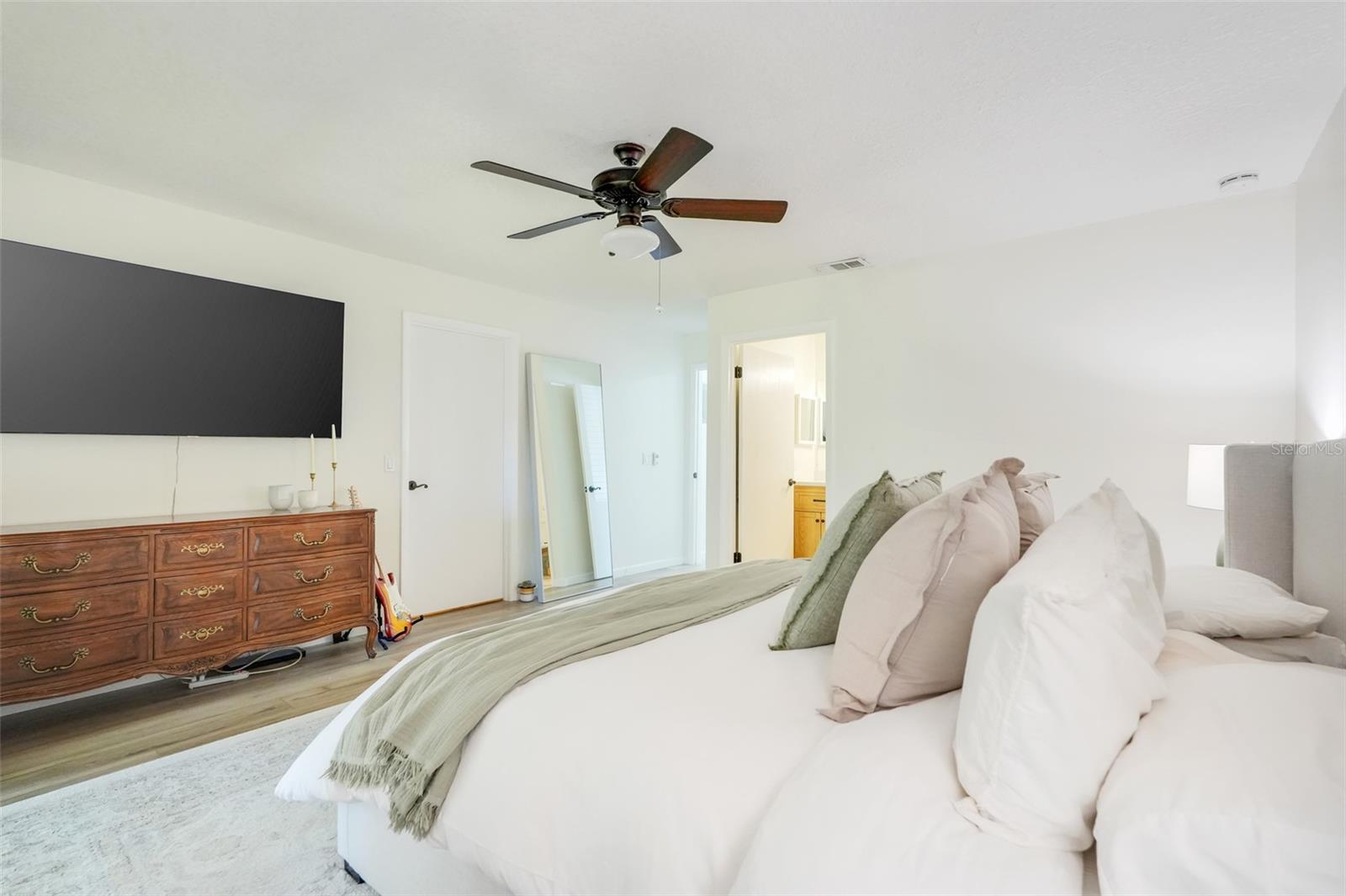 Image 16 of 31 For 30024 Tavares Ridge Boulevard 62